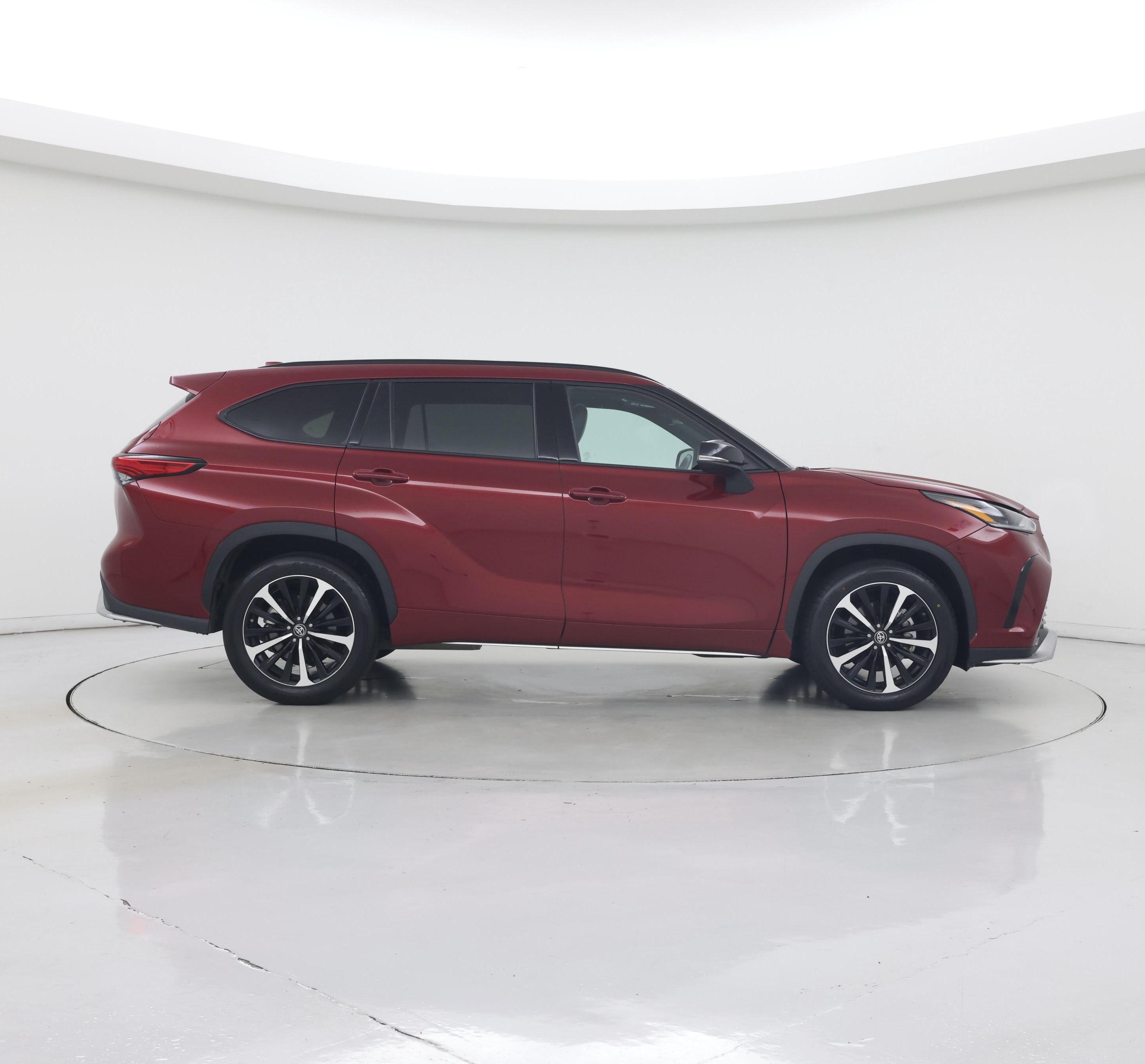 Thumbnail: 2022 Toyota Highlander - 7