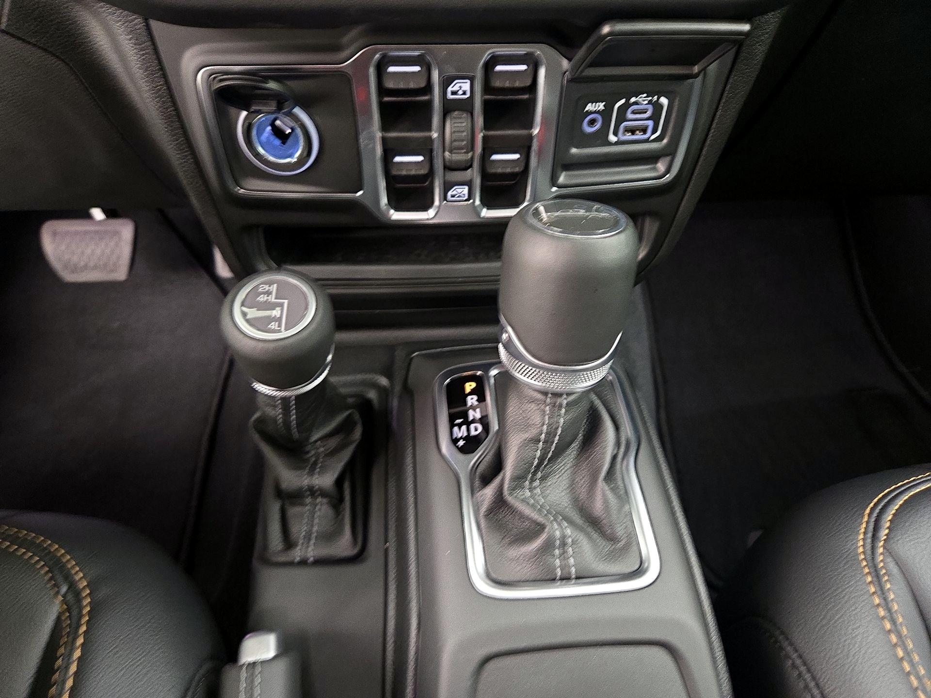 Thumbnail: 2025 Jeep Gladiator - 17