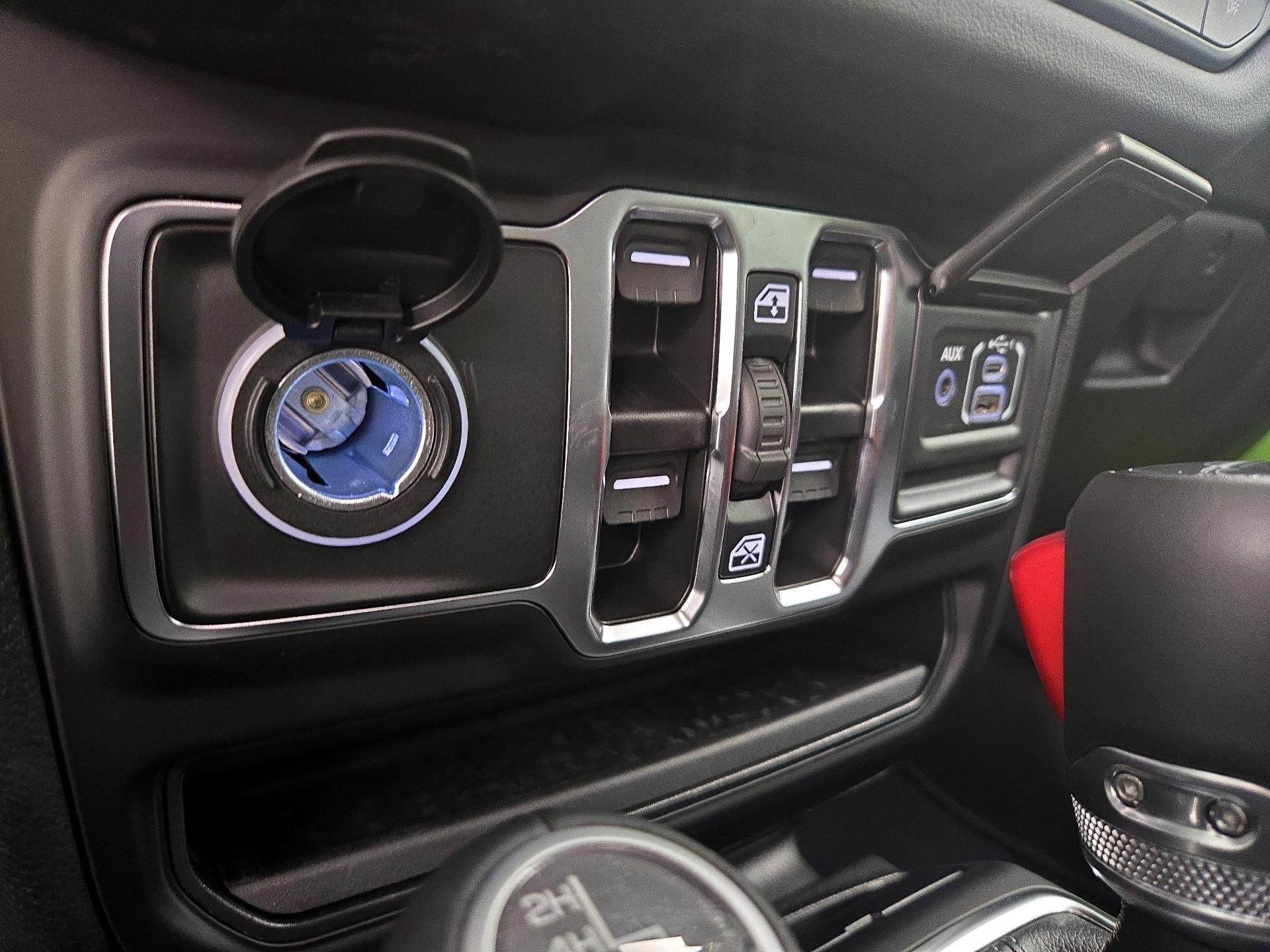 Thumbnail: 2025 Jeep Gladiator - 18