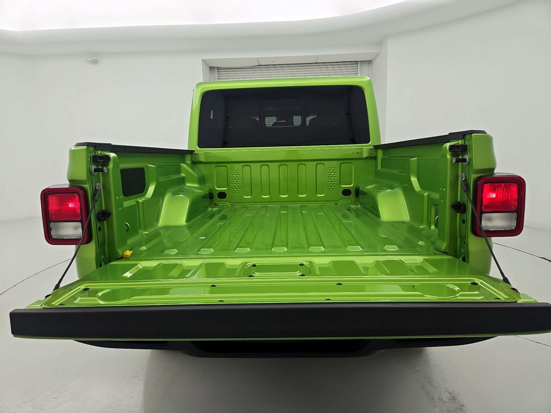Thumbnail: 2025 Jeep Gladiator - 20