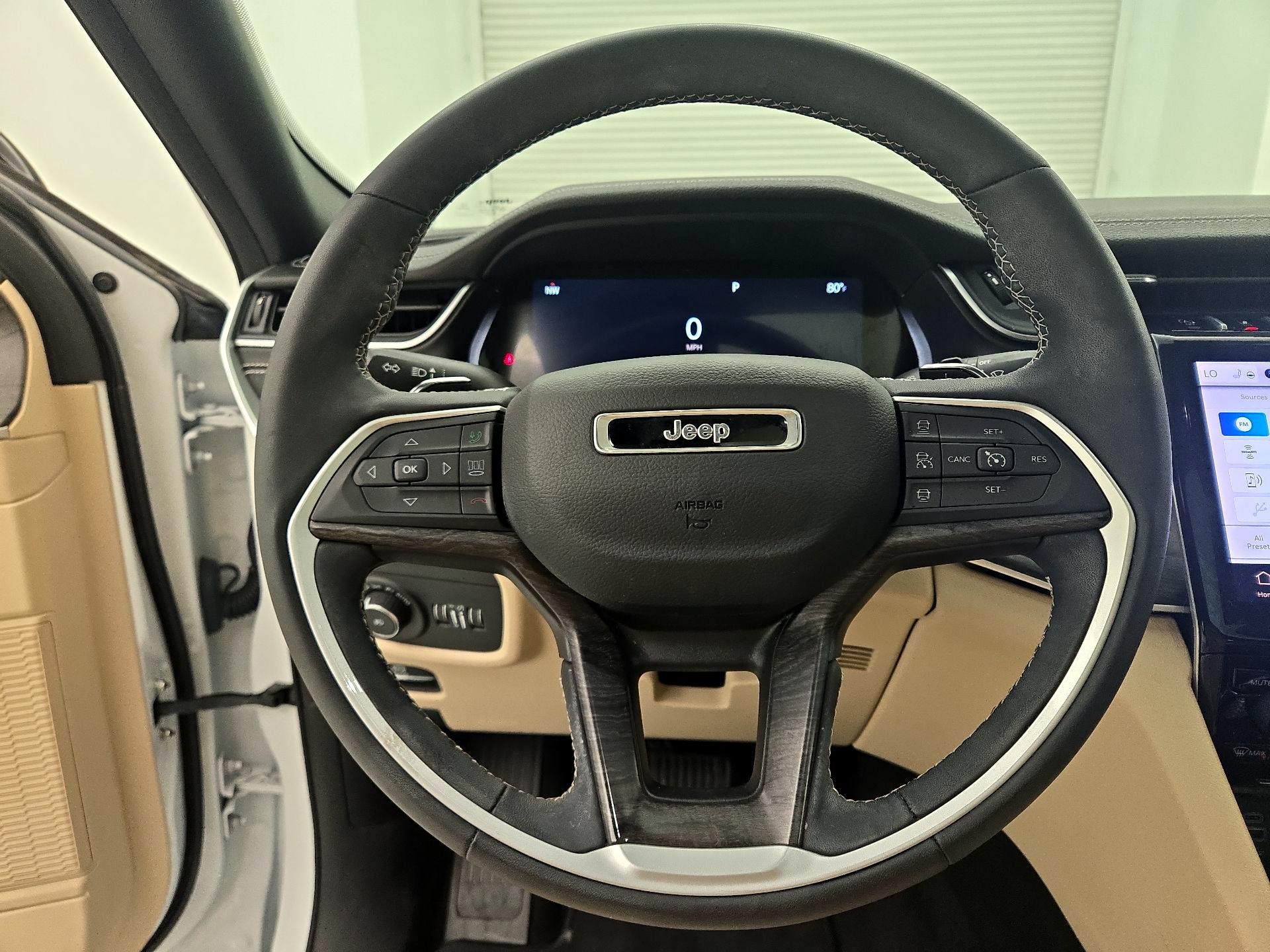 Thumbnail: 2023 Jeep Grand Cherokee - 10