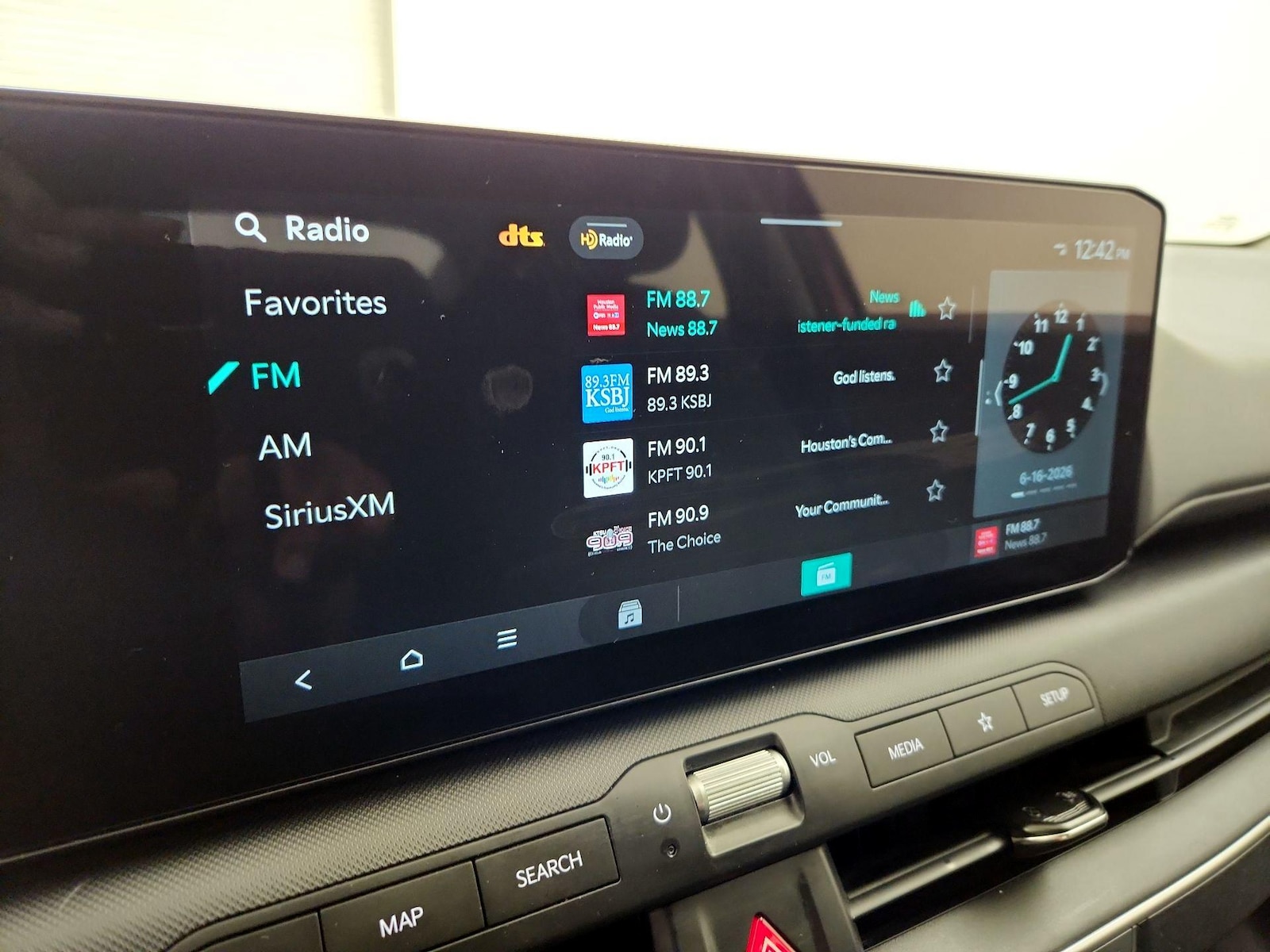 2025 Kia K4 LXS - Photo 16