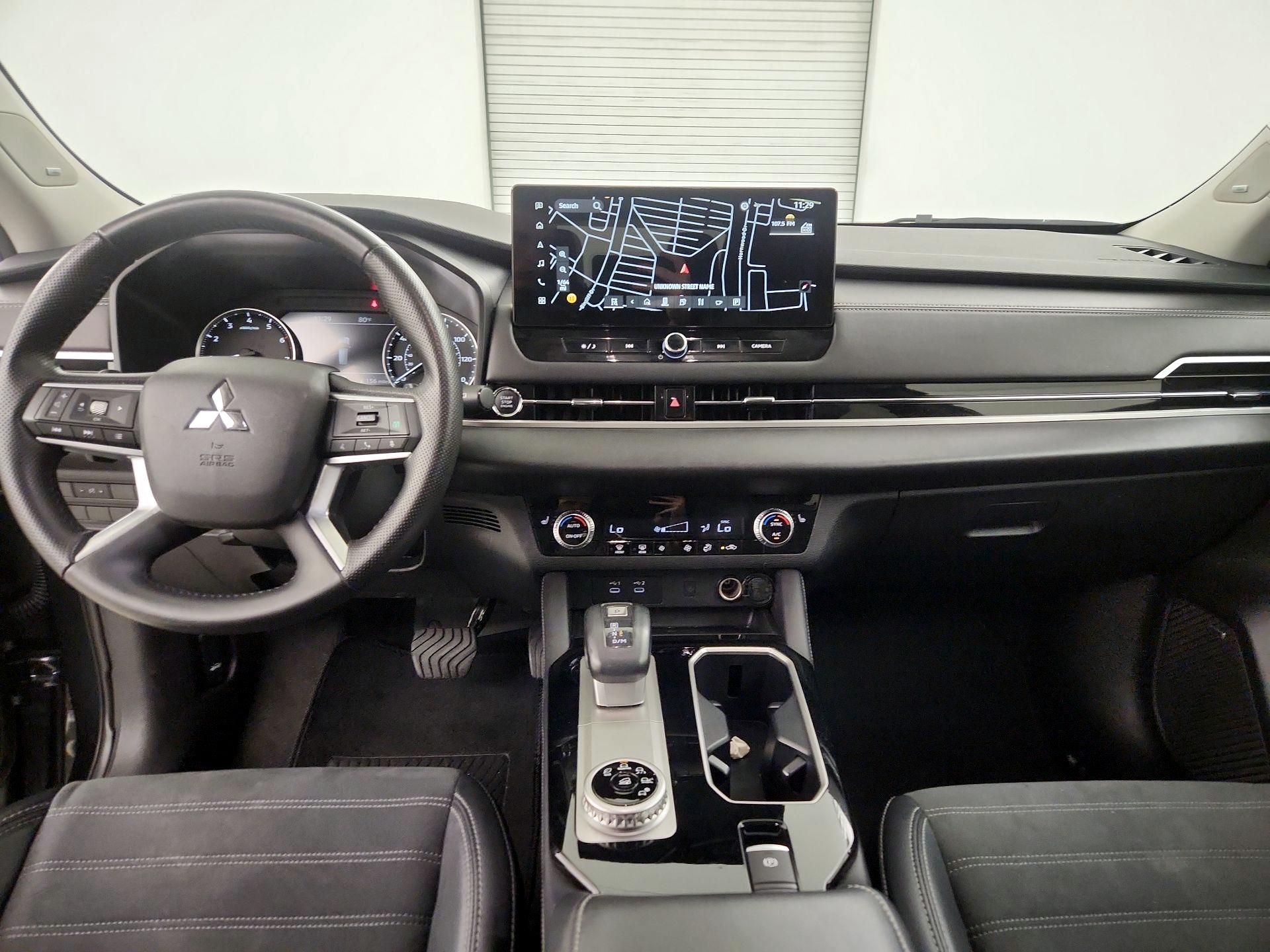 Thumbnail: 2025 Mitsubishi Outlander - 9