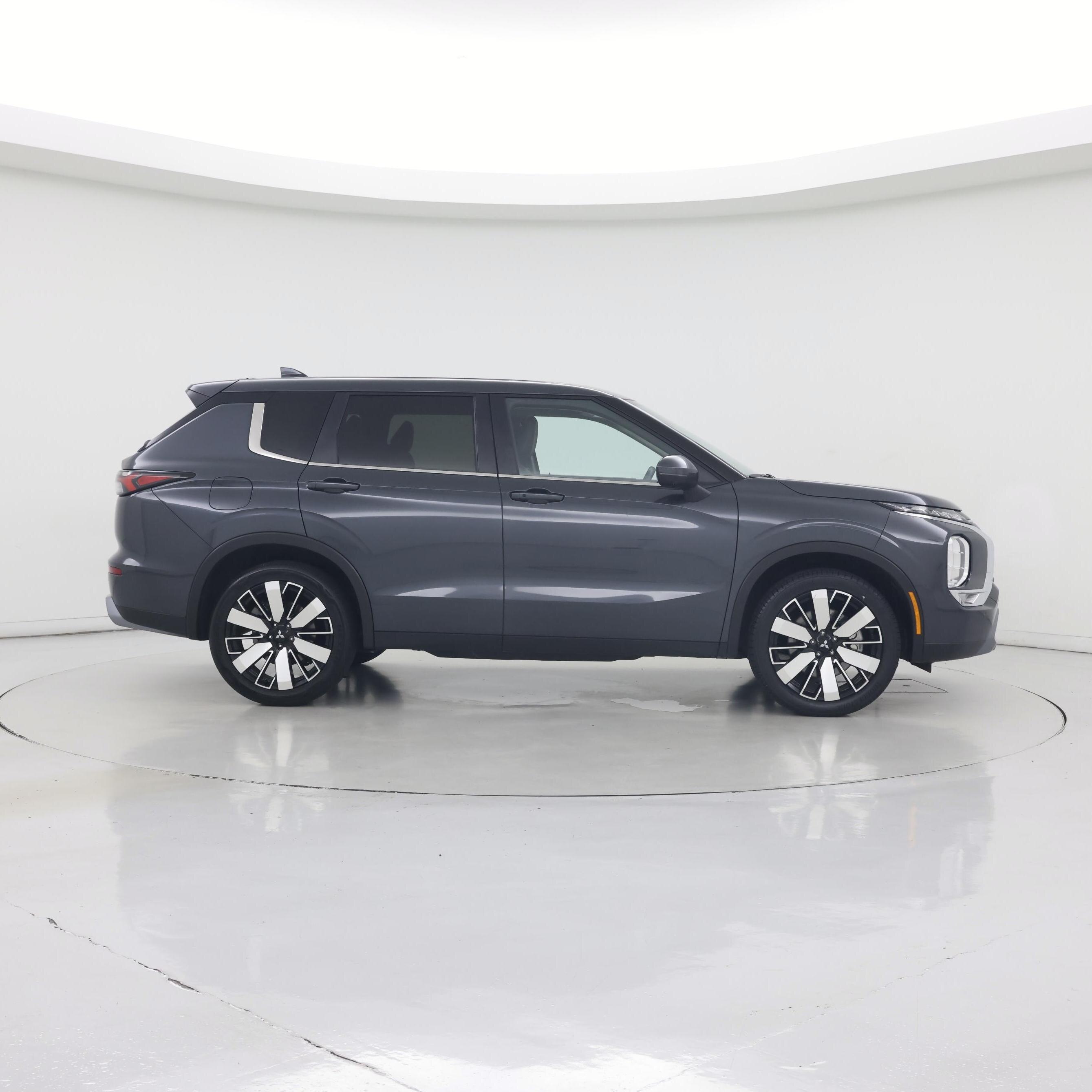 Thumbnail: 2025 Mitsubishi Outlander - 7