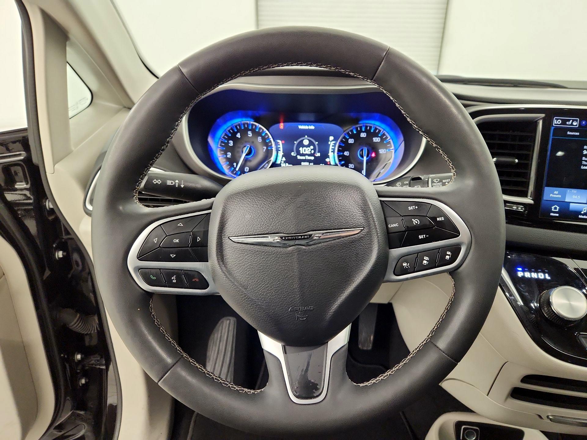 Thumbnail: 2024 Chrysler Pacifica - 10