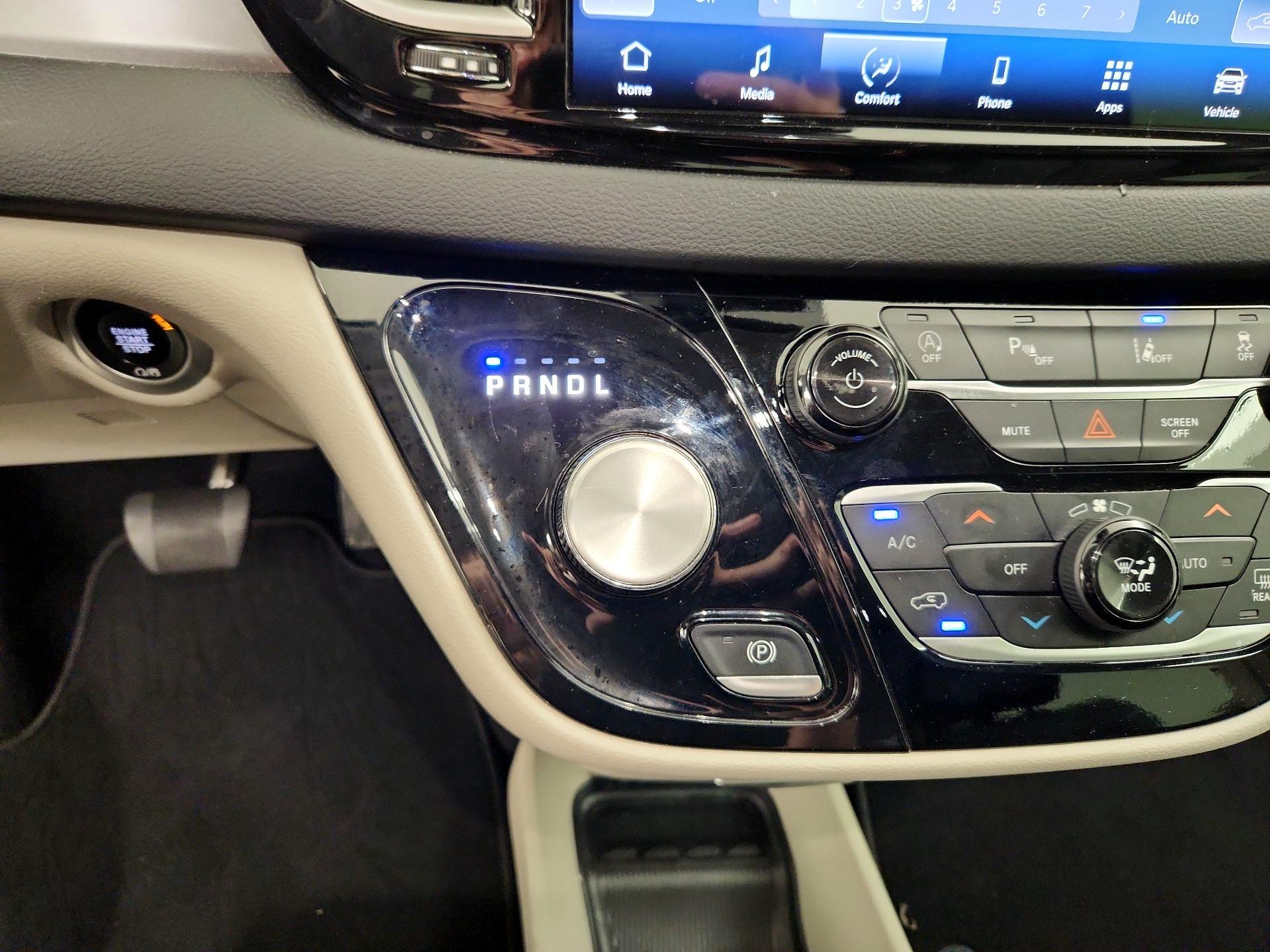 Thumbnail: 2024 Chrysler Pacifica - 17