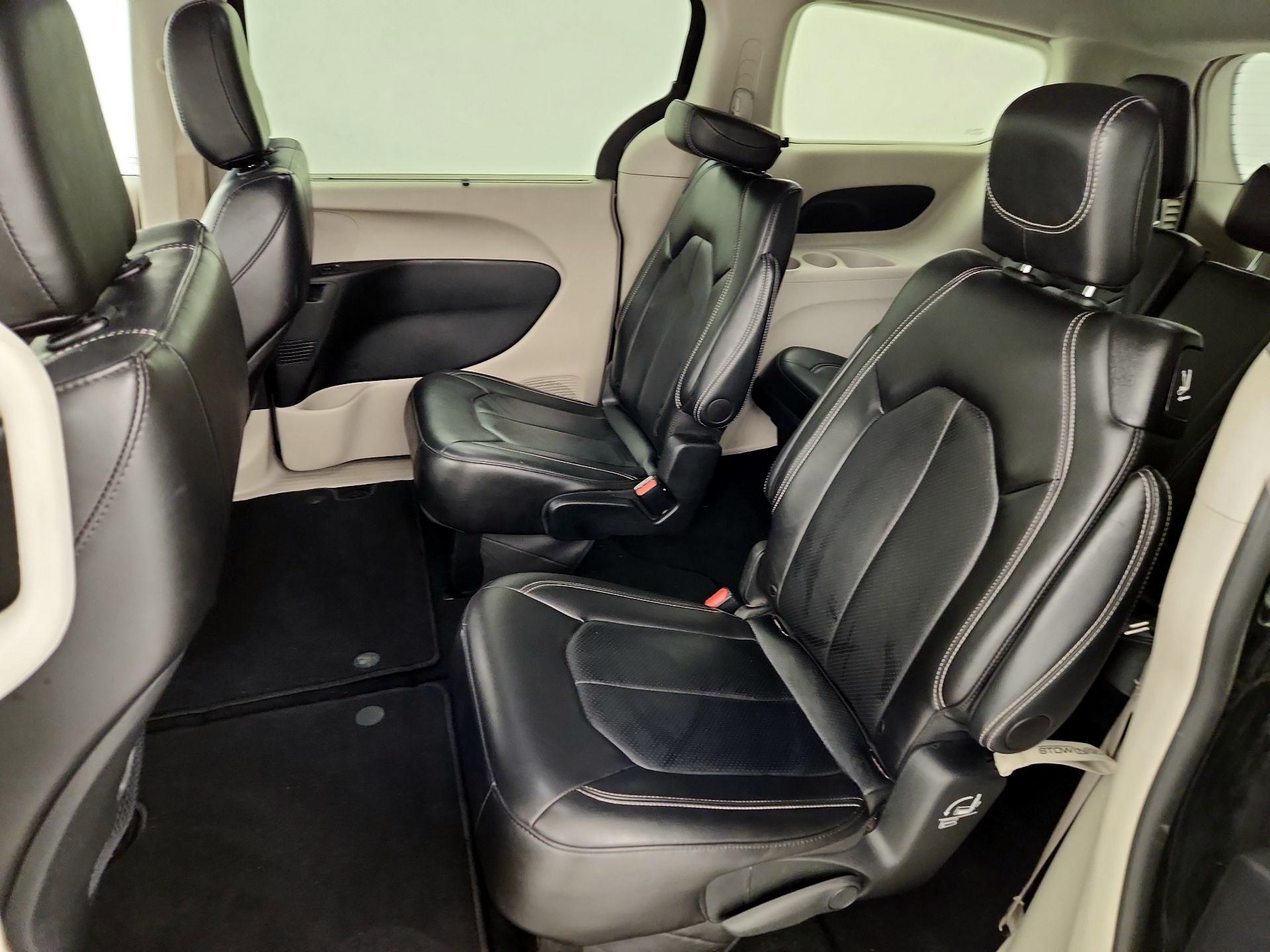 Thumbnail: 2024 Chrysler Pacifica - 19