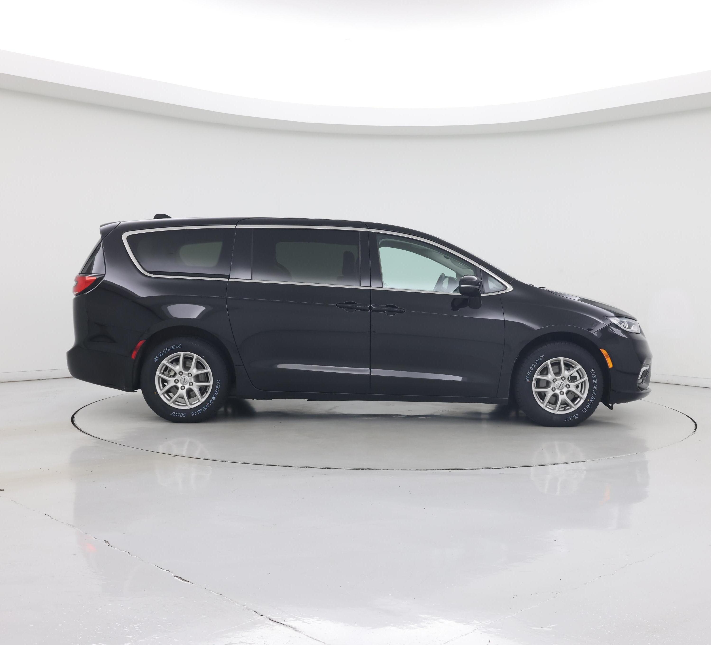 Thumbnail: 2024 Chrysler Pacifica - 7
