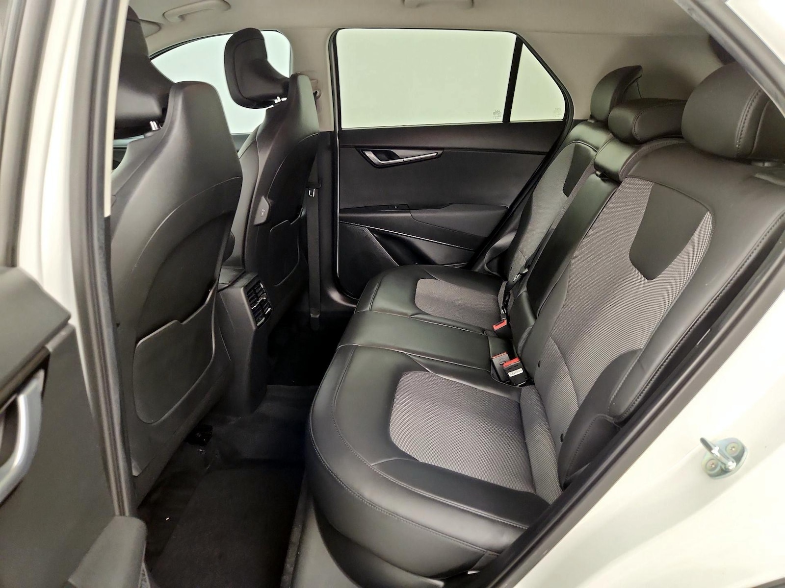 2023 Kia Niro EX - Photo 21