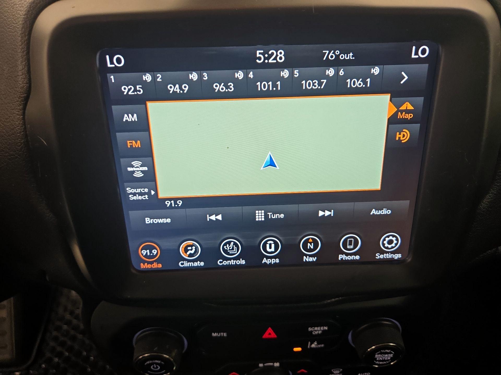 Thumbnail: 2023 Jeep Renegade - 14