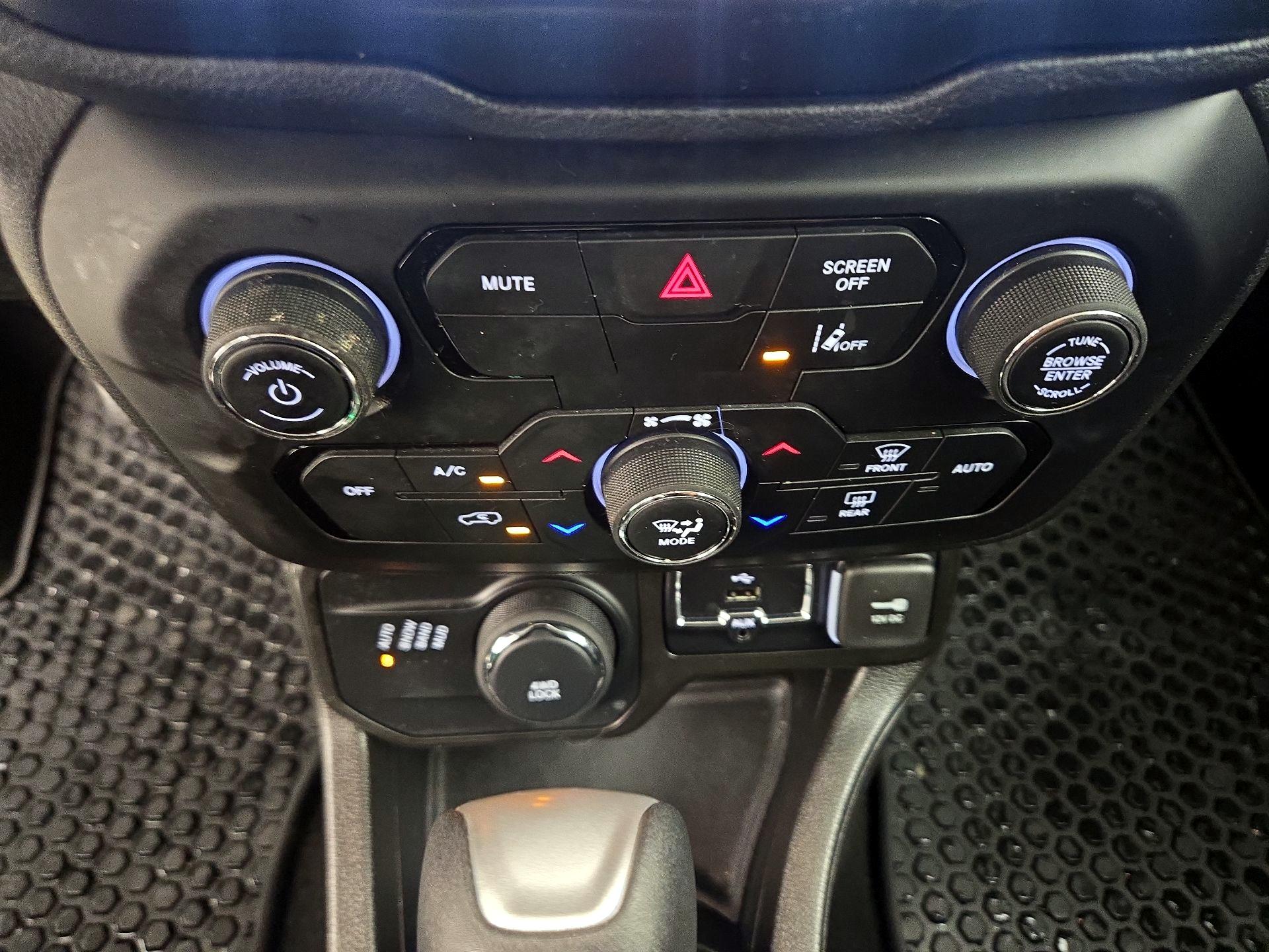 Thumbnail: 2023 Jeep Renegade - 17