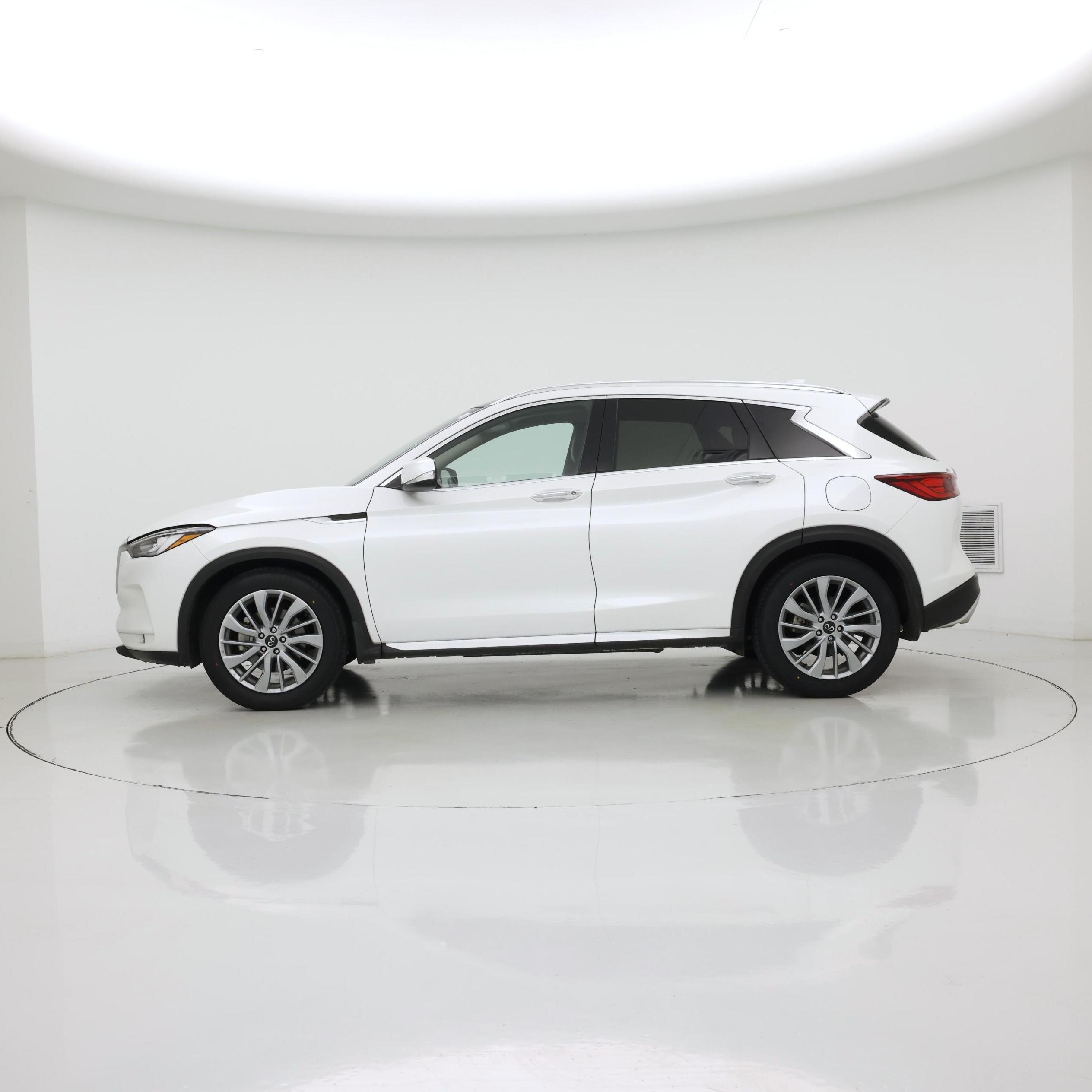 Thumbnail: 2023 INFINITI QX50 - 3