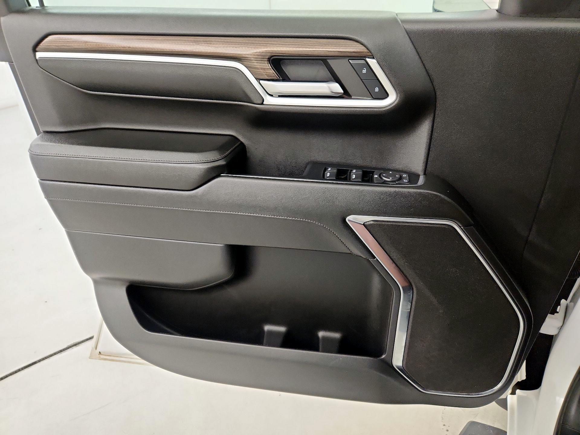 Thumbnail: 2023 Chevrolet Silverado 1500 - 12