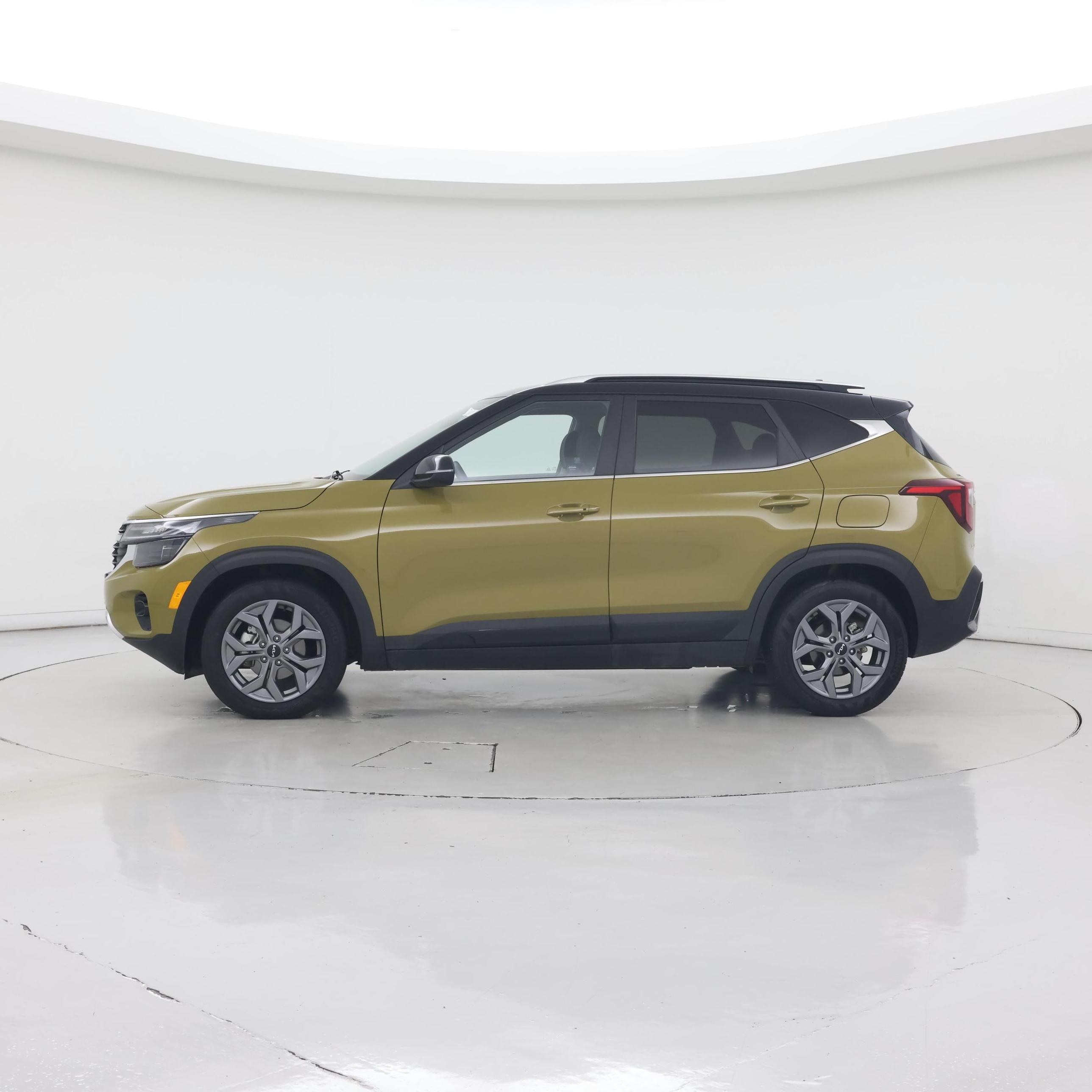 Thumbnail: 2024 Kia Seltos - 3
