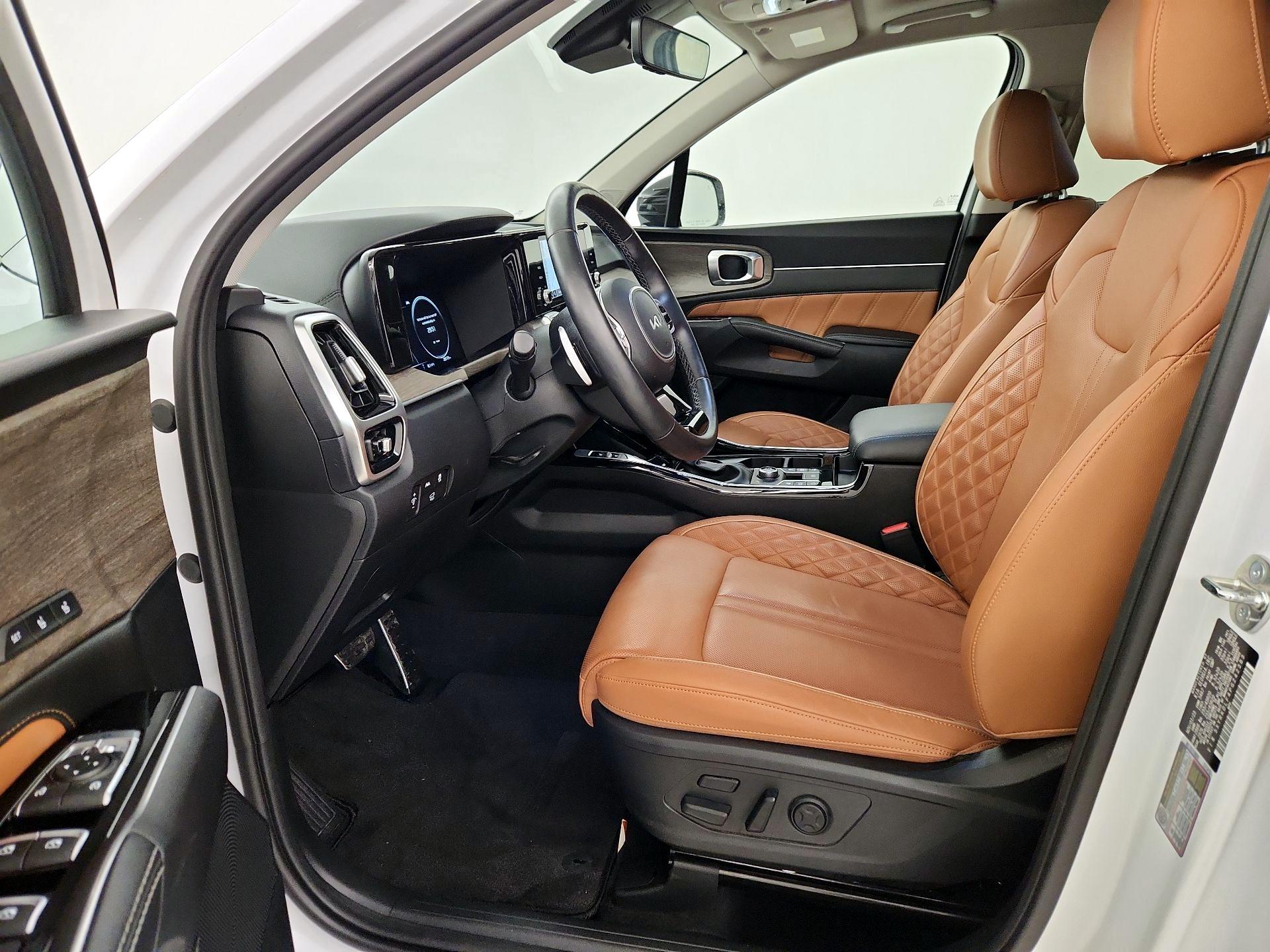 Thumbnail: 2023 Kia Sorento - 11