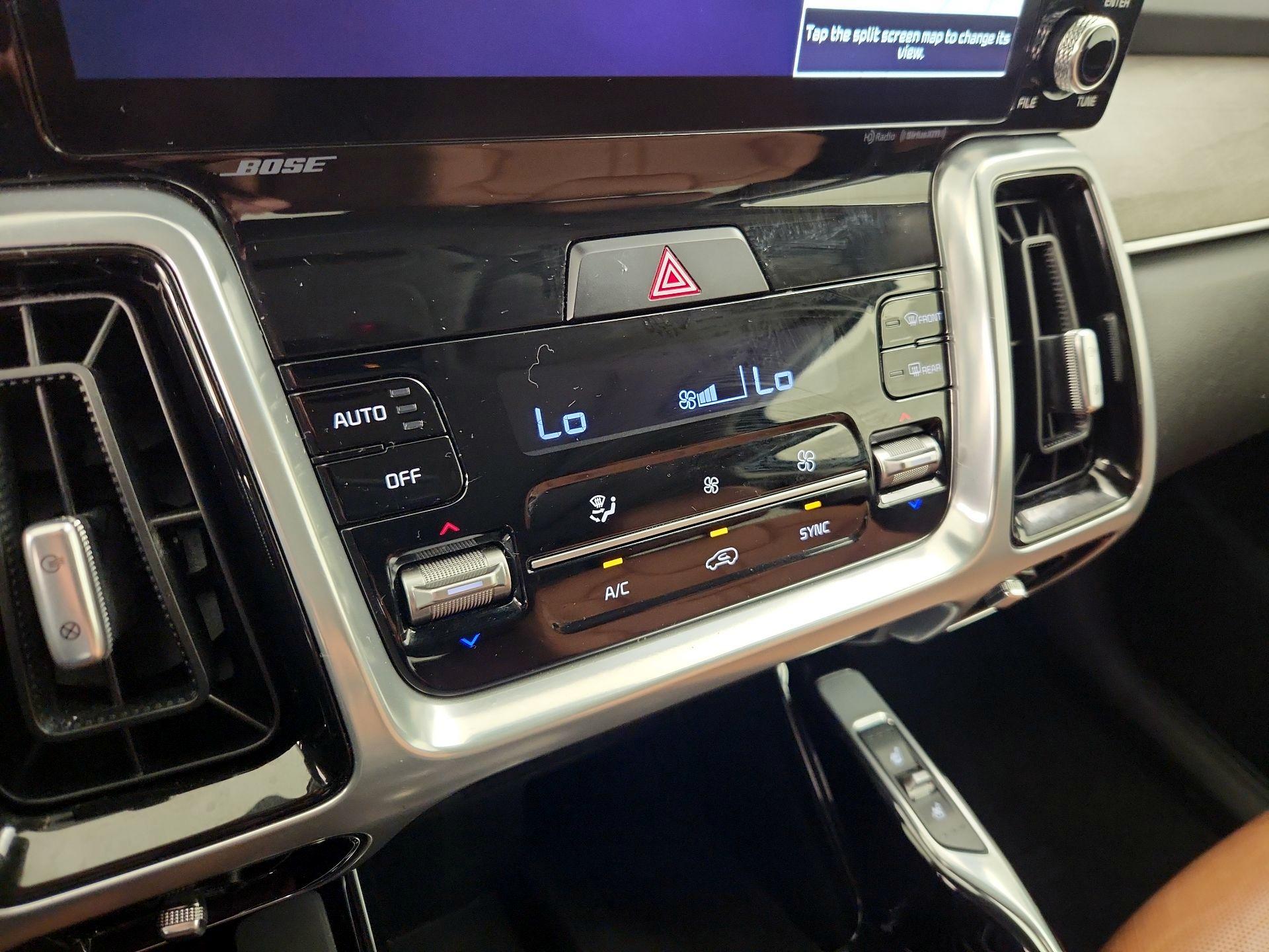 Thumbnail: 2023 Kia Sorento - 17