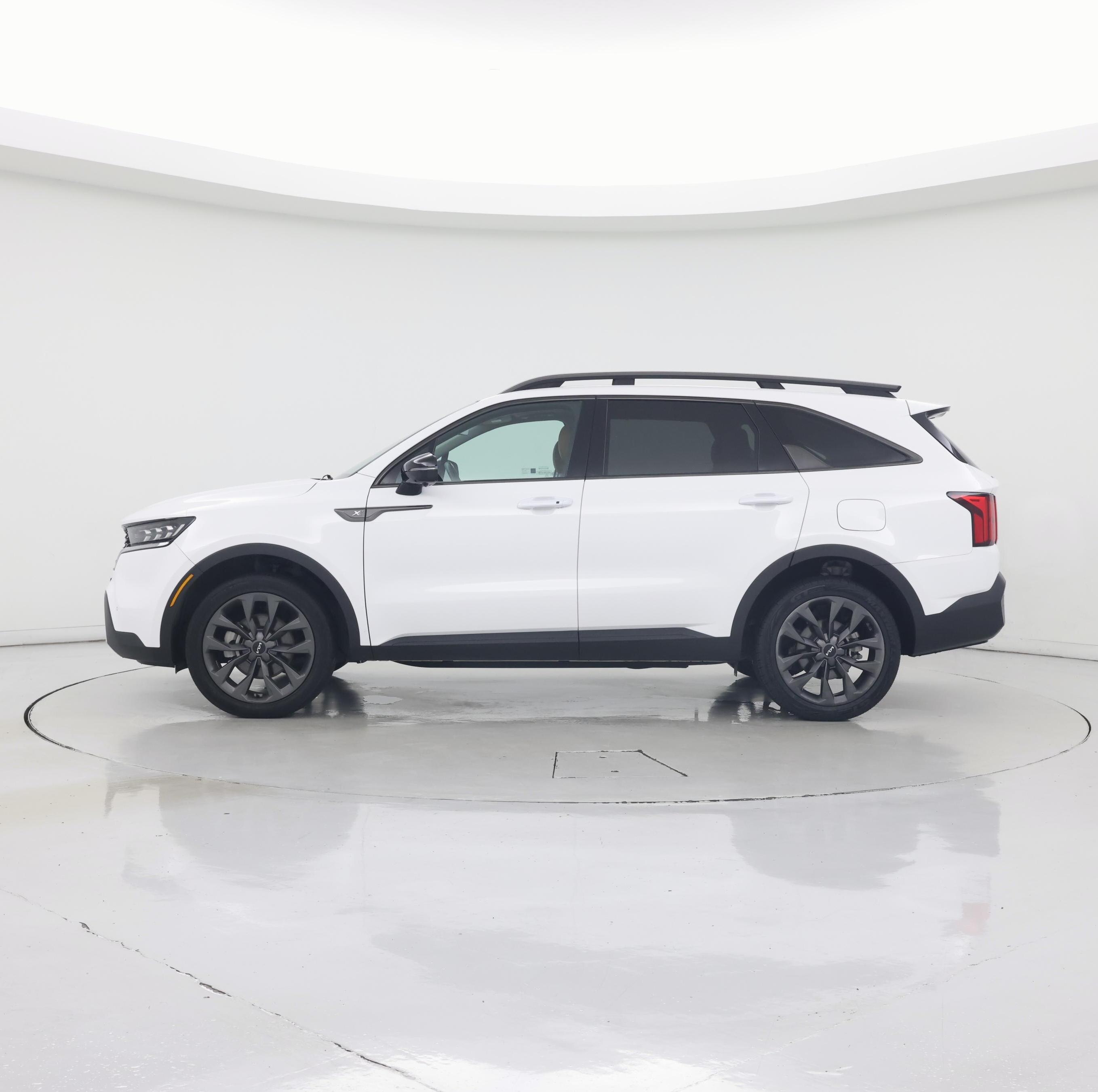 Thumbnail: 2023 Kia Sorento - 3