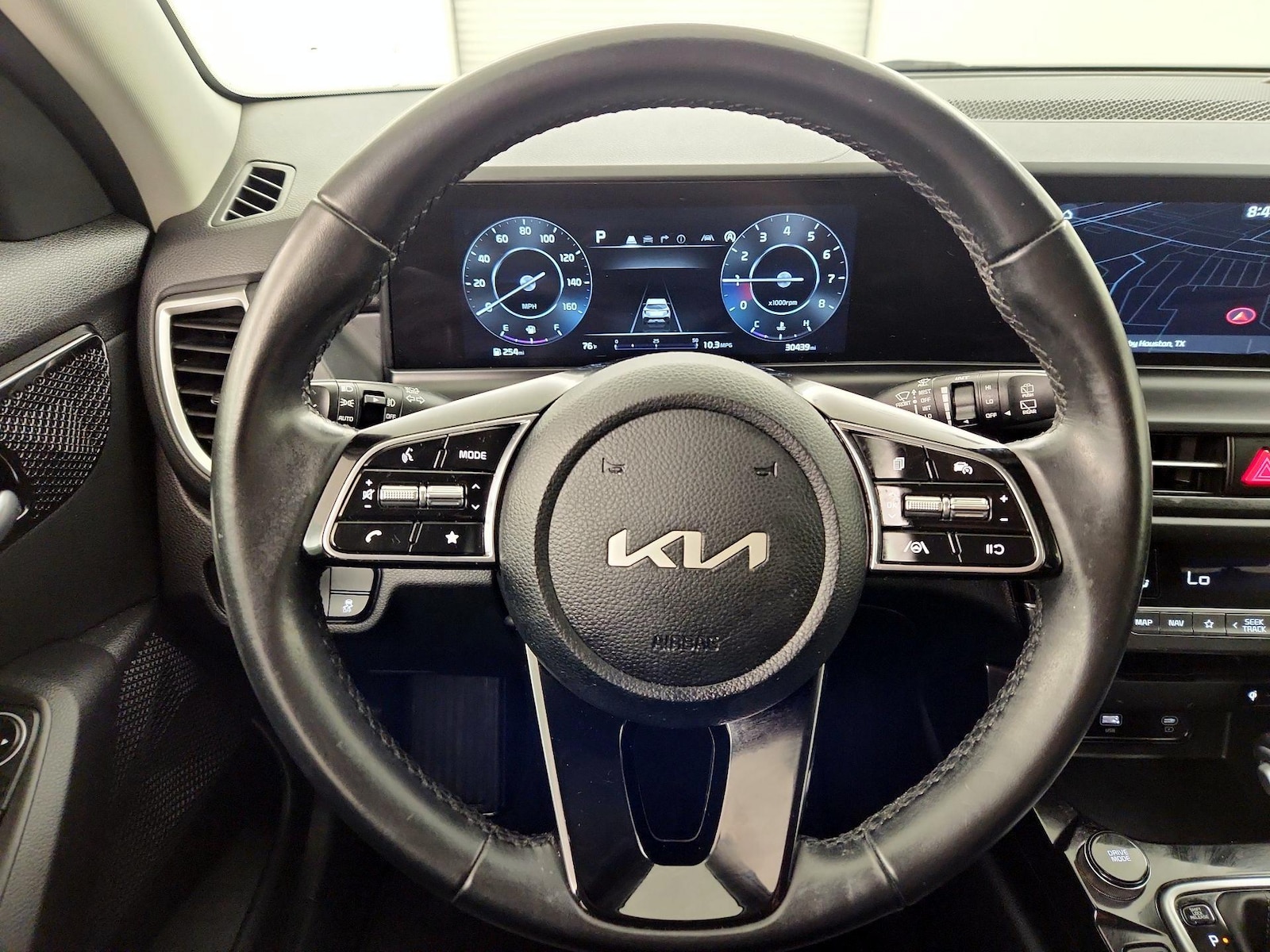 2025 Kia Seltos EX - Photo 11