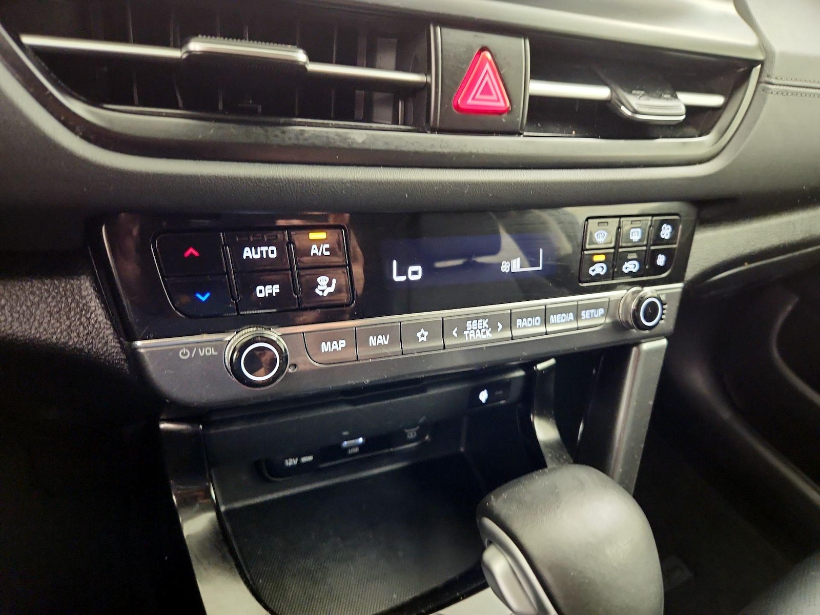 2025 Kia Seltos EX - Photo 18