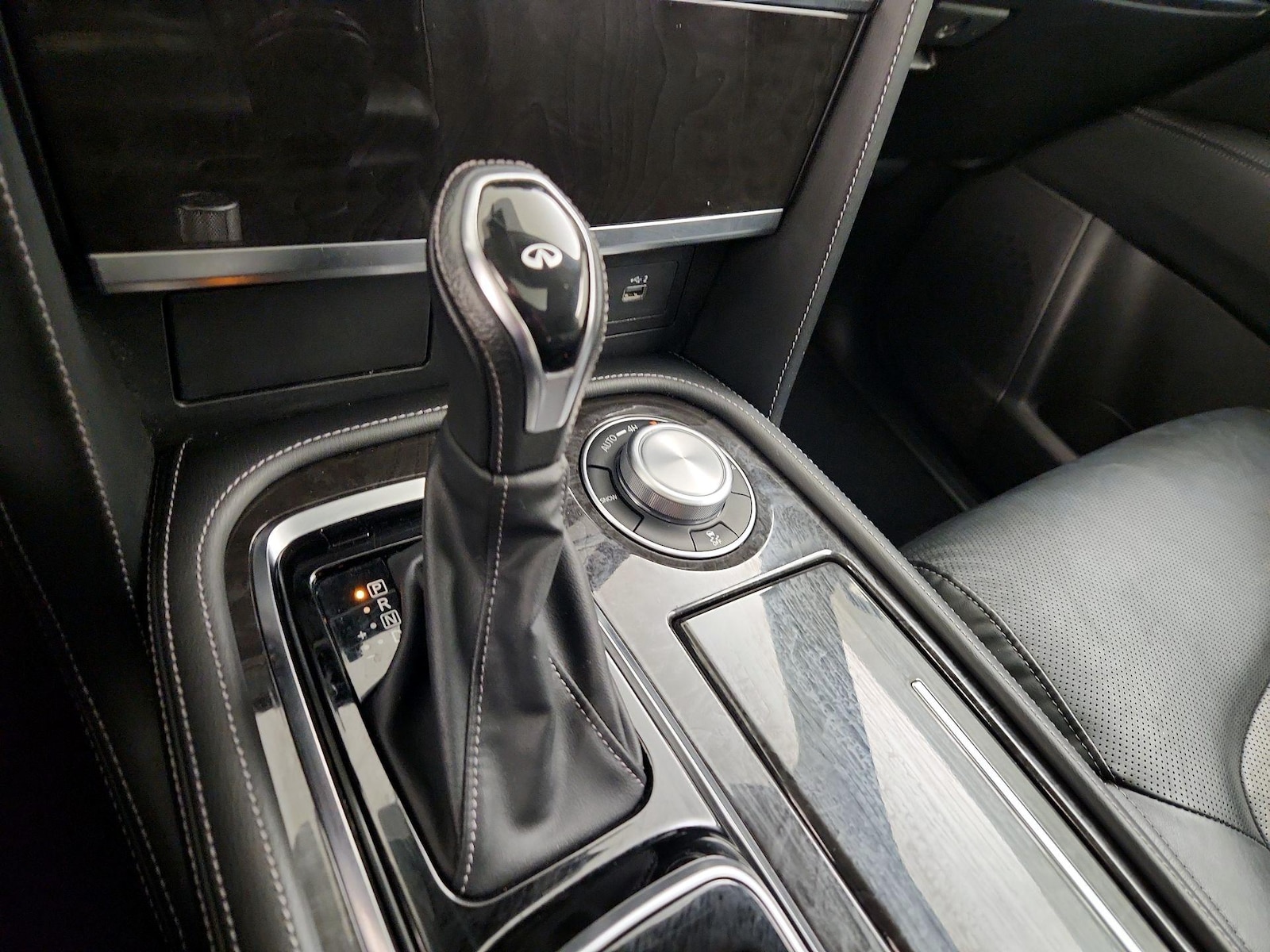 2024 INFINITI QX80 Luxe 4WD - Photo 19