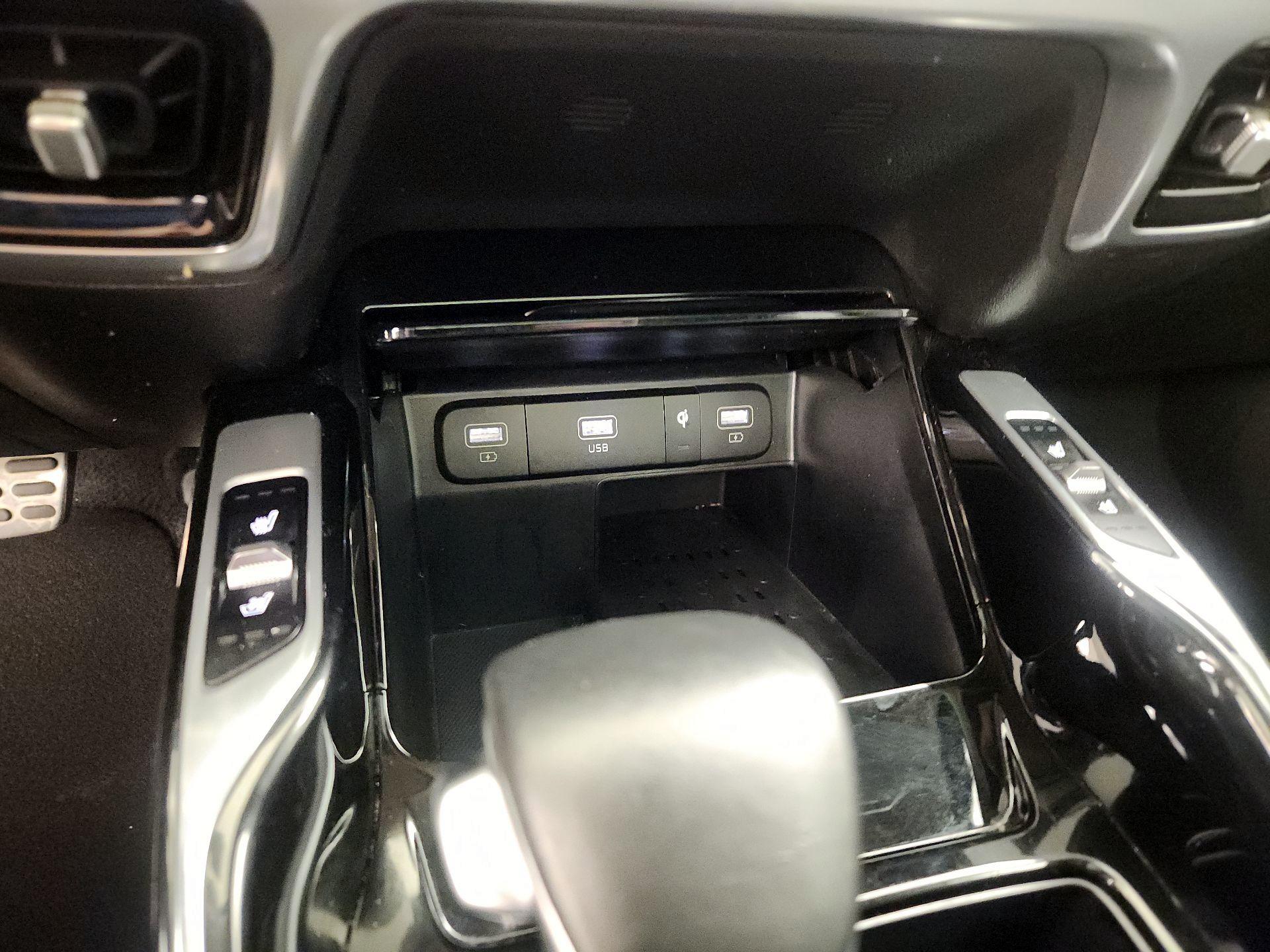 Thumbnail: 2023 Kia Sorento - 19