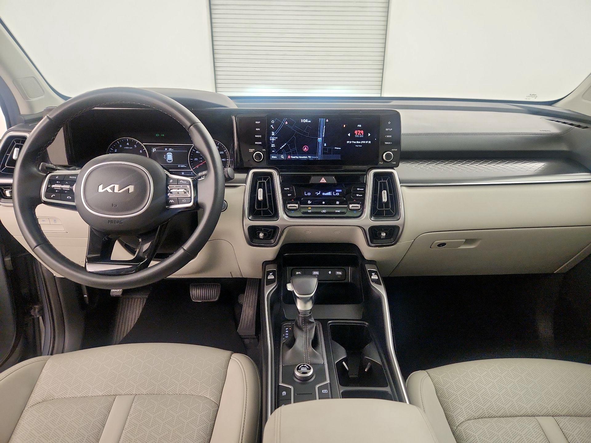 Thumbnail: 2023 Kia Sorento - 9