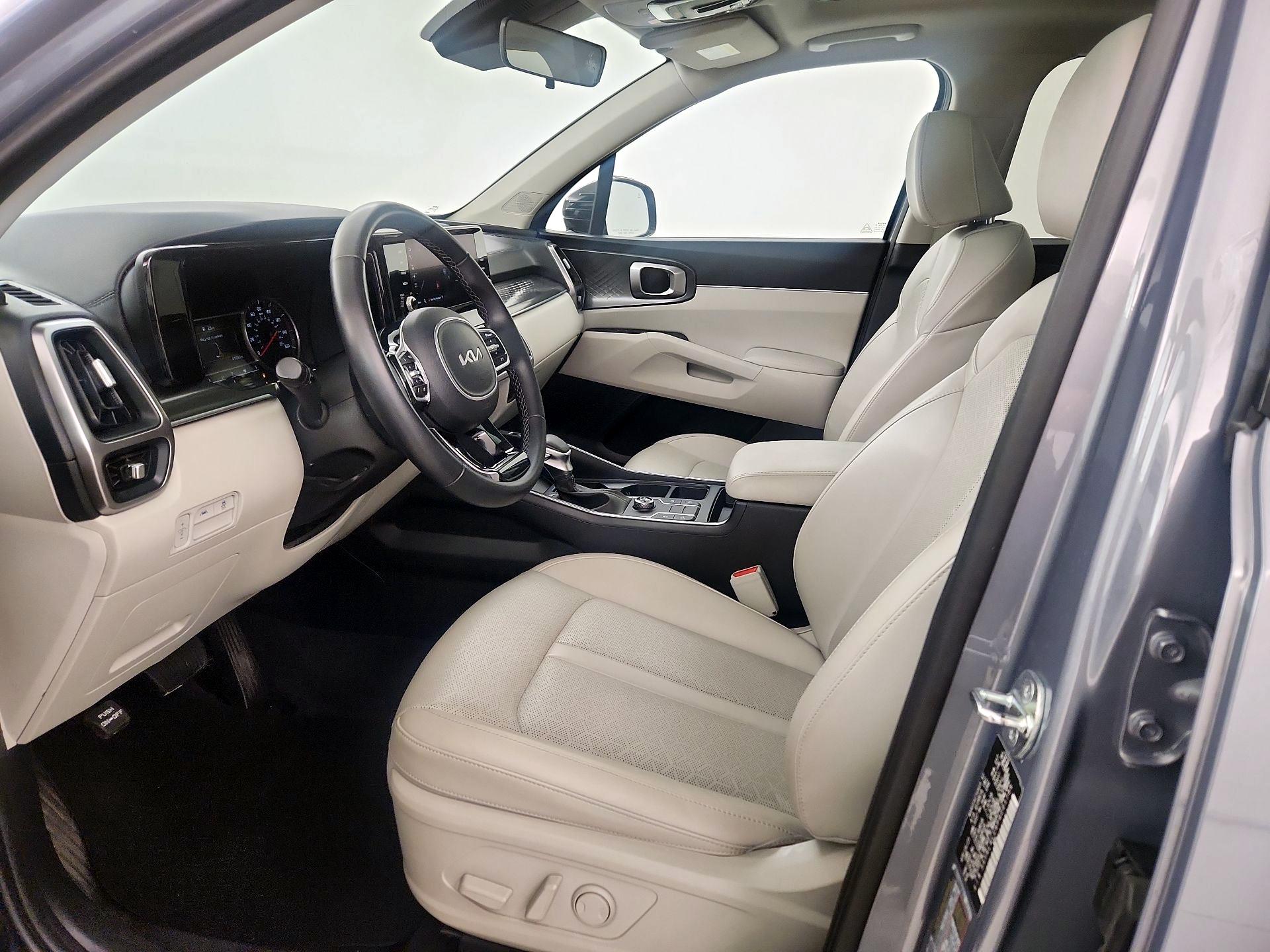 Thumbnail: 2023 Kia Sorento - 11
