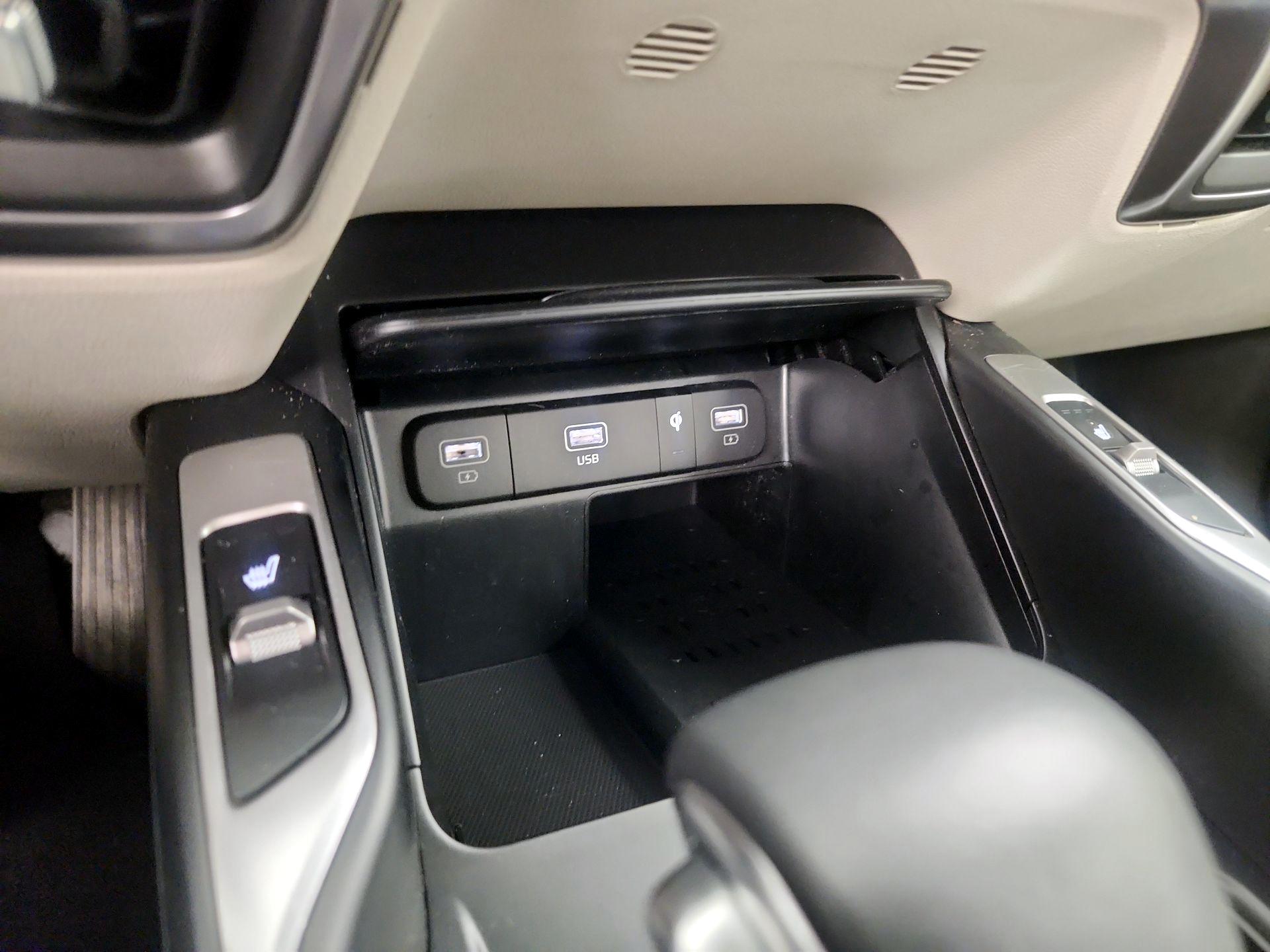 Thumbnail: 2023 Kia Sorento - 19
