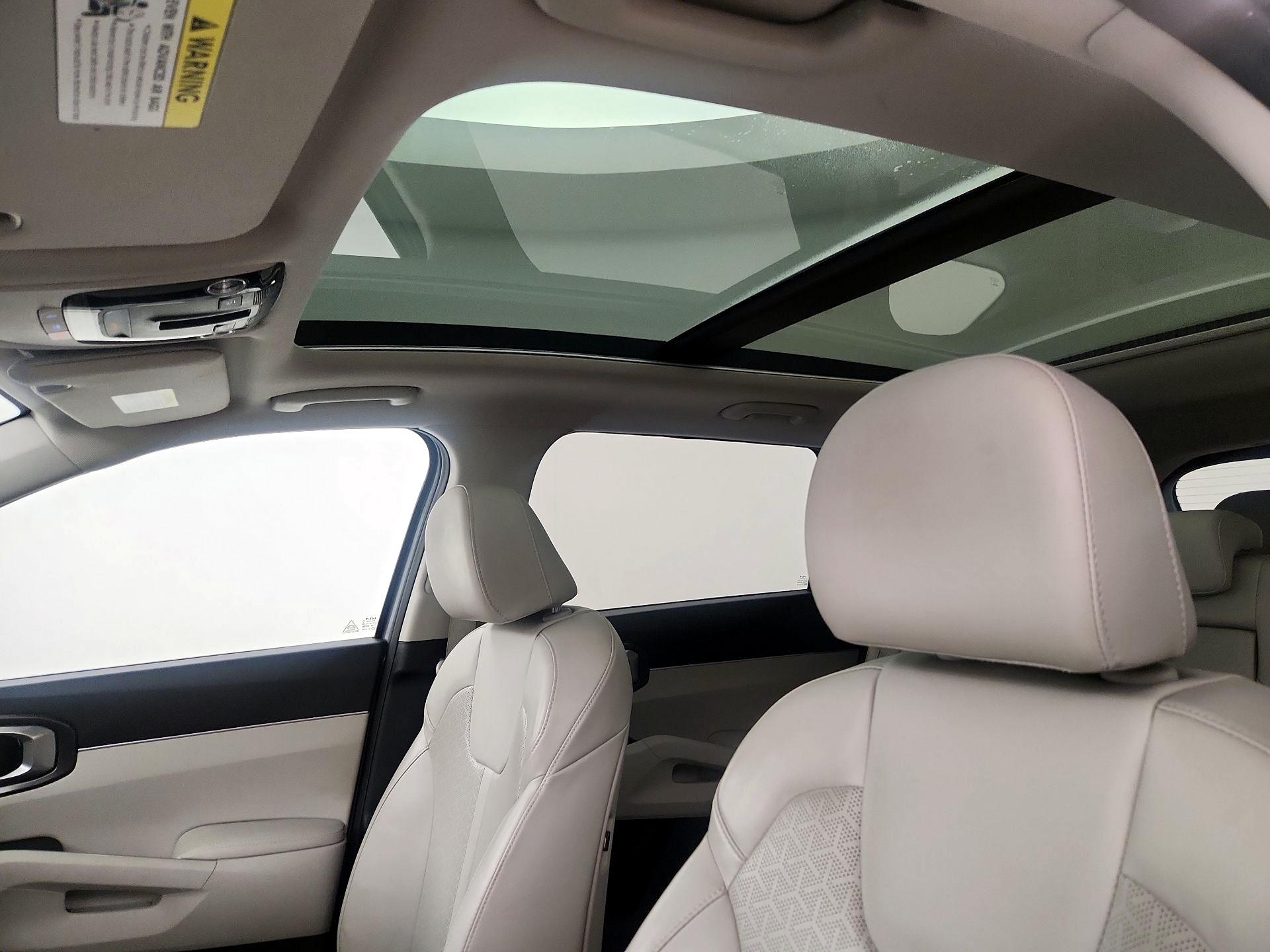 Thumbnail: 2023 Kia Sorento - 20