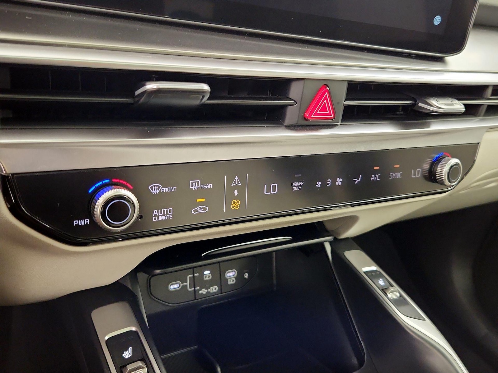 2025 Kia Sorento EX Hybrid - Photo 18