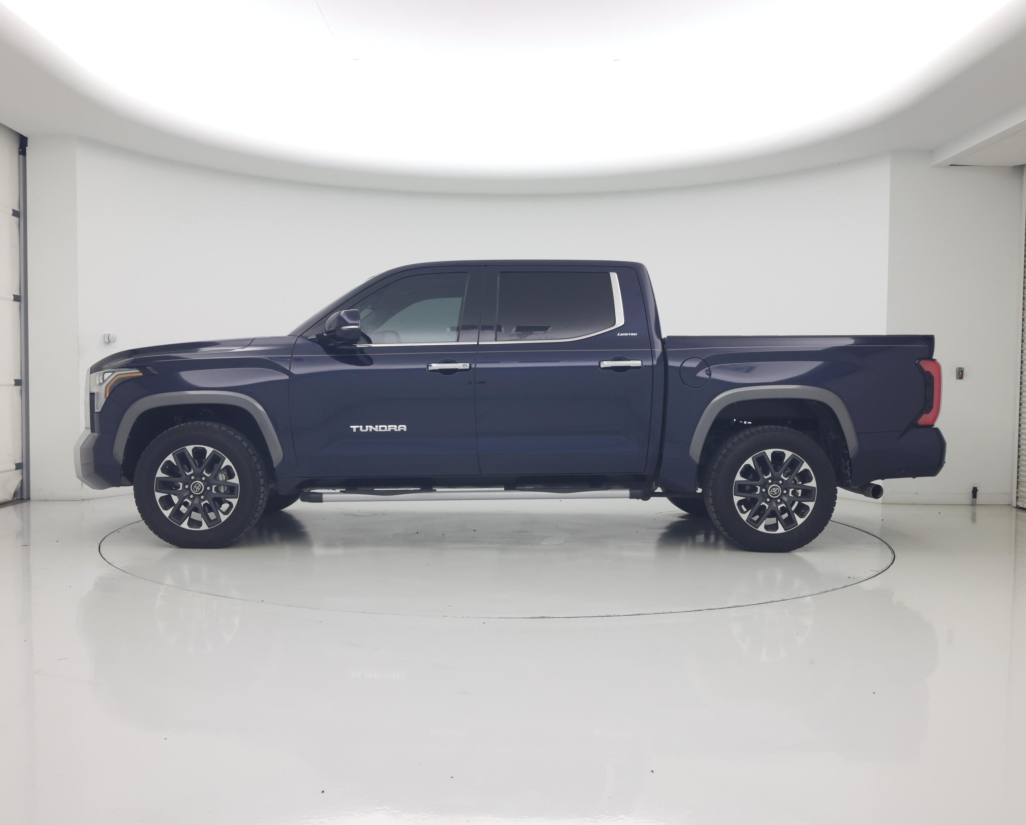 Thumbnail: 2022 Toyota Tundra - 3