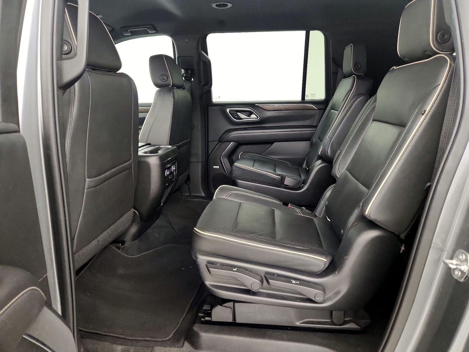 2022 Chevrolet Suburban Premier - Photo 19