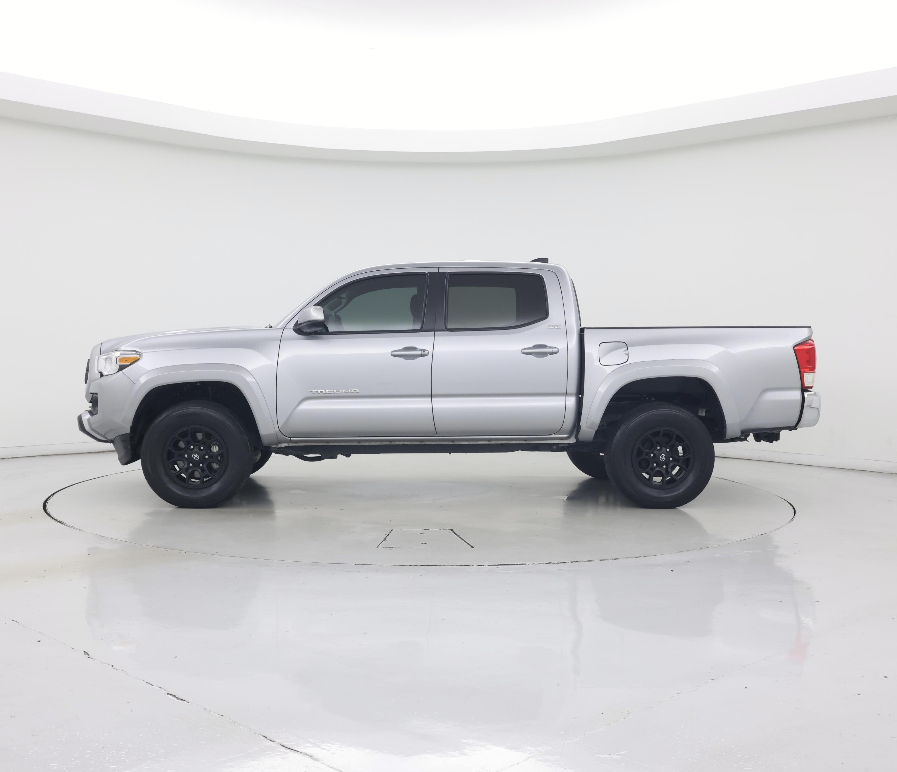 Thumbnail: 2021 Toyota Tacoma - 3