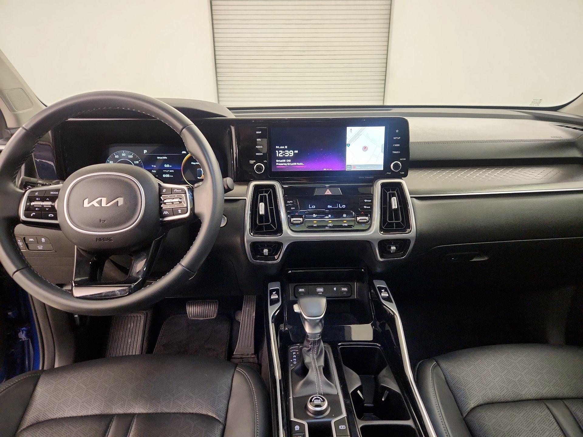 Thumbnail: 2023 Kia Sorento - 9