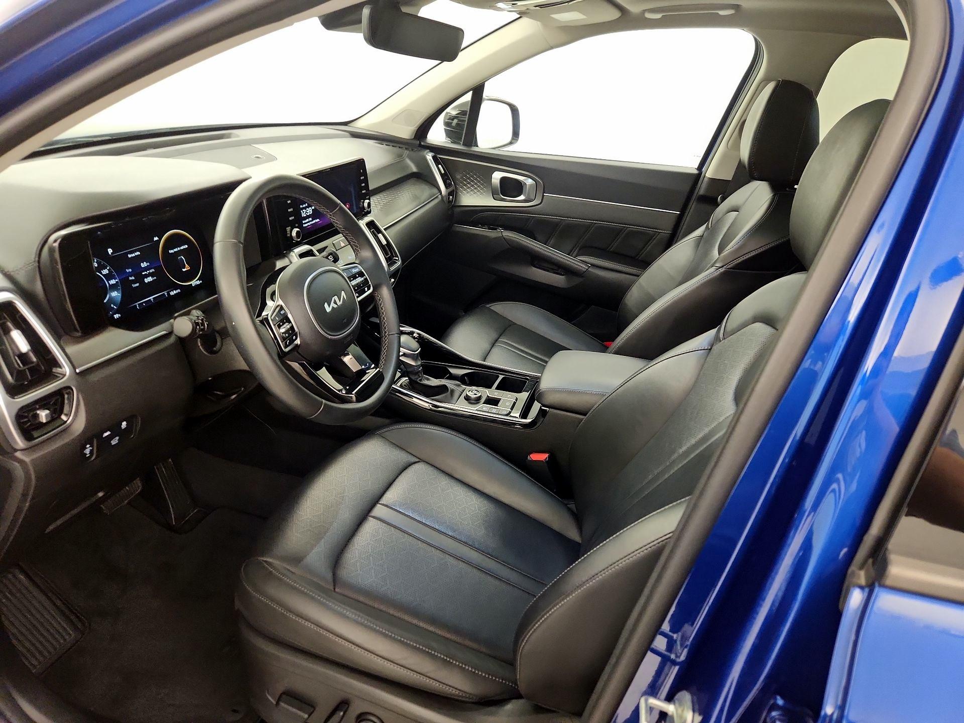 Thumbnail: 2023 Kia Sorento - 11