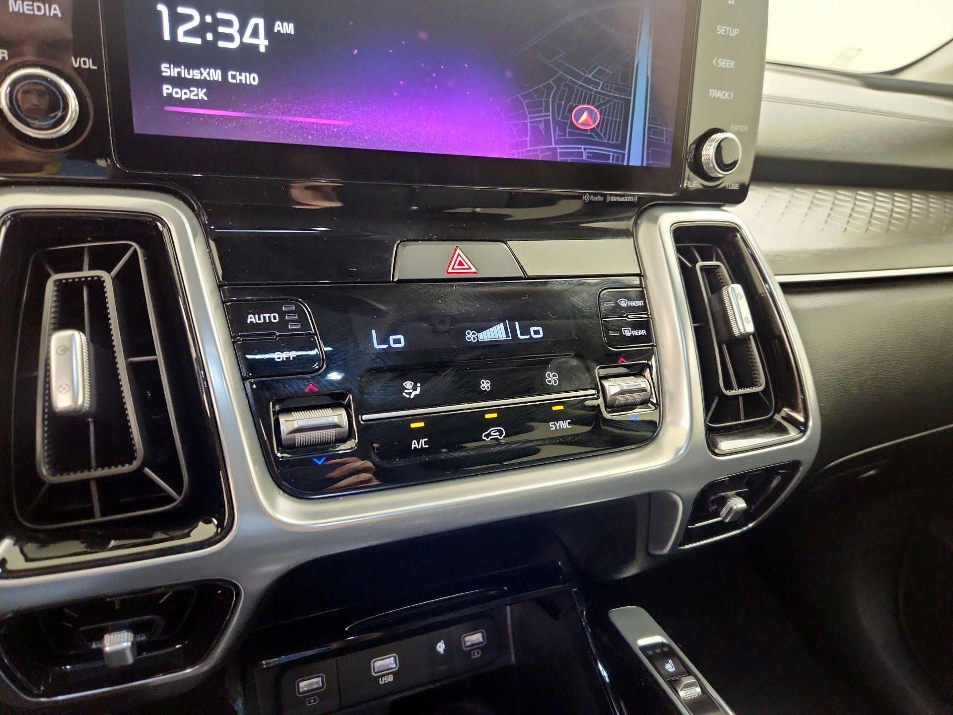 Thumbnail: 2023 Kia Sorento - 17