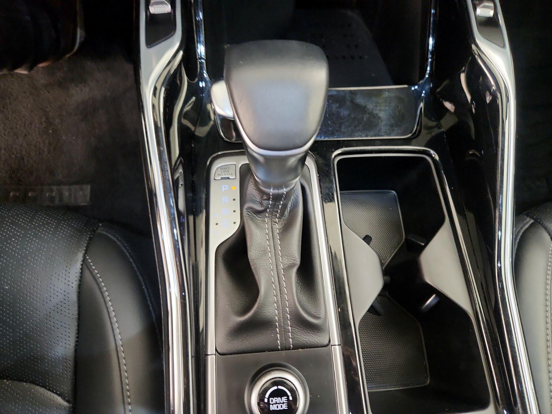 Thumbnail: 2023 Kia Sorento - 18