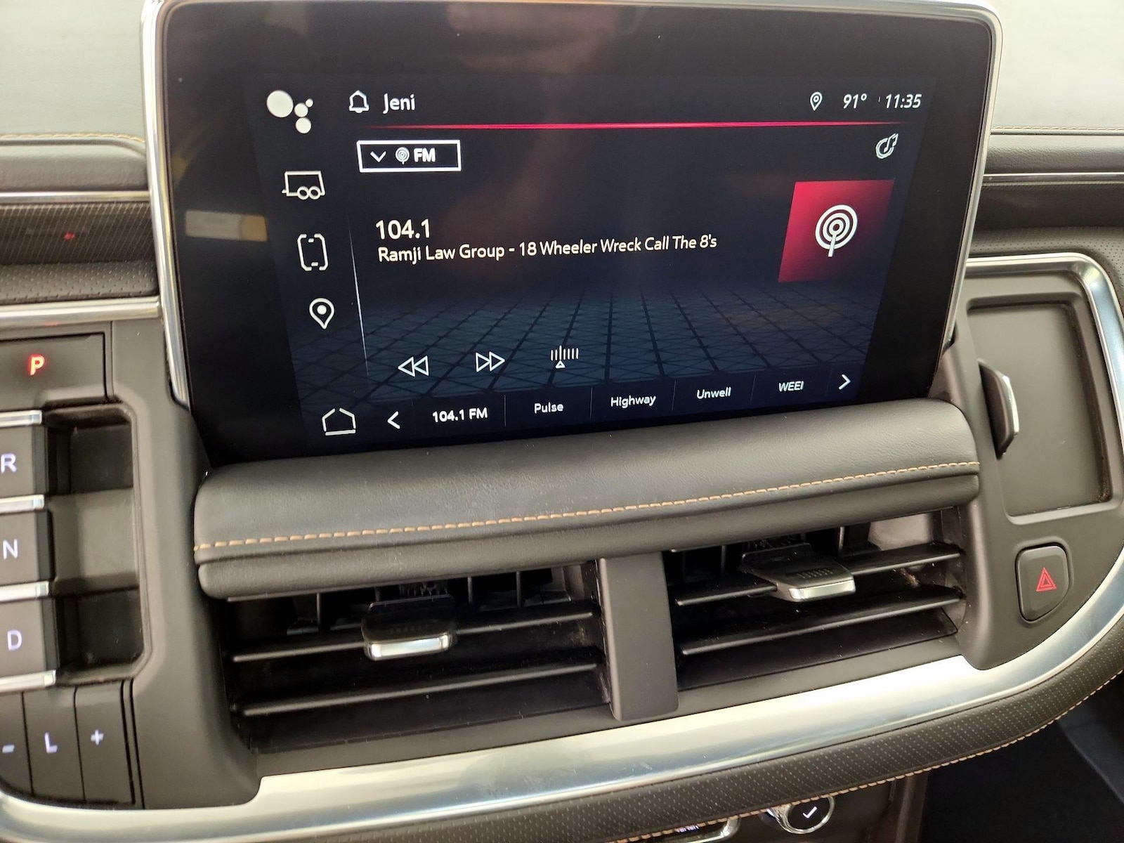 2022 GMC Yukon XL AT4 - Photo 17