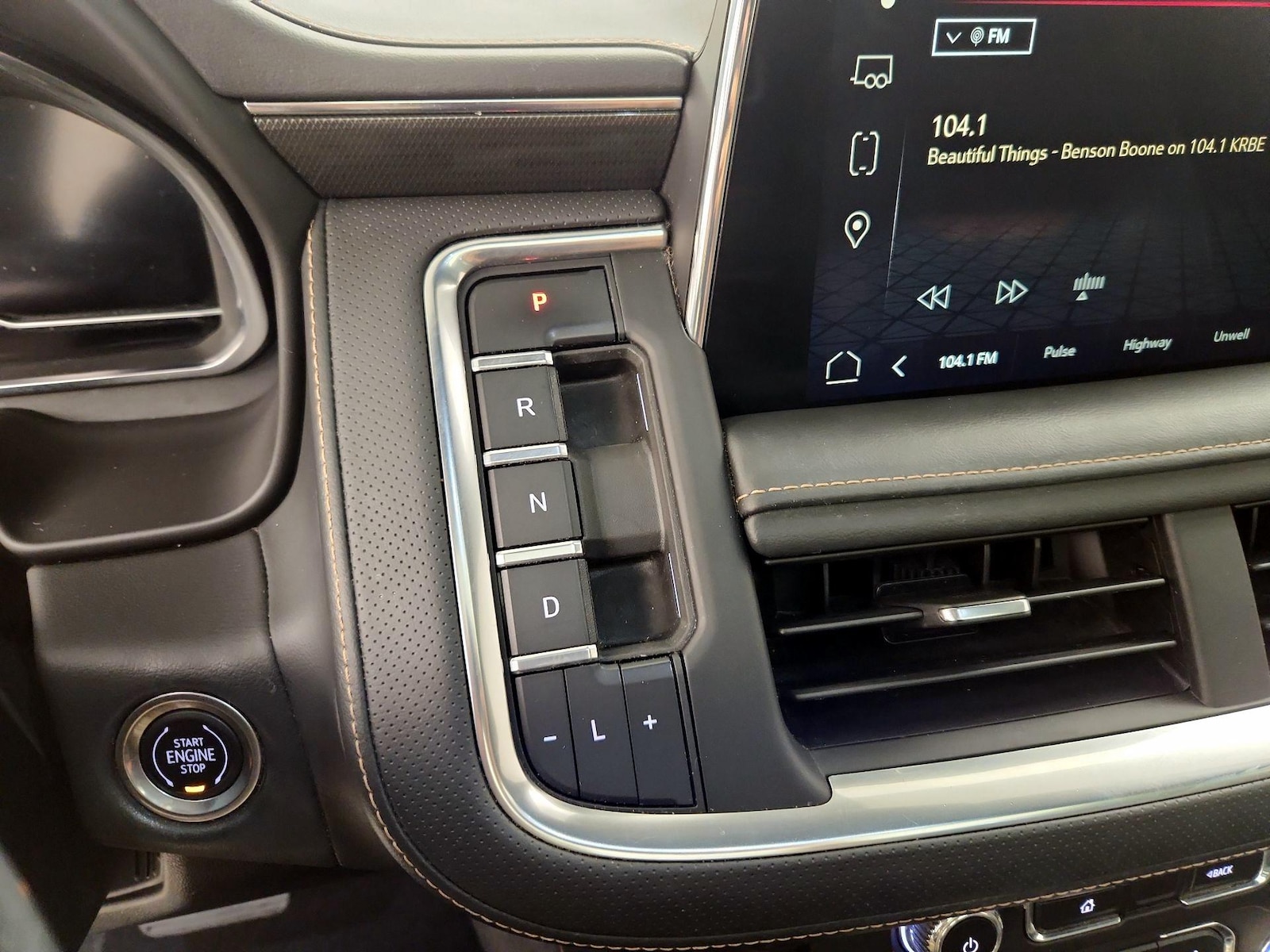 2022 GMC Yukon XL AT4 - Photo 19