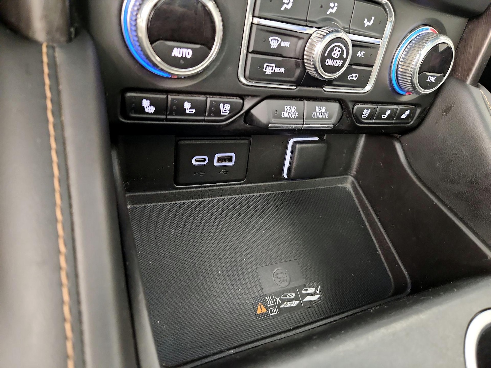 2022 GMC Yukon XL AT4 - Photo 20