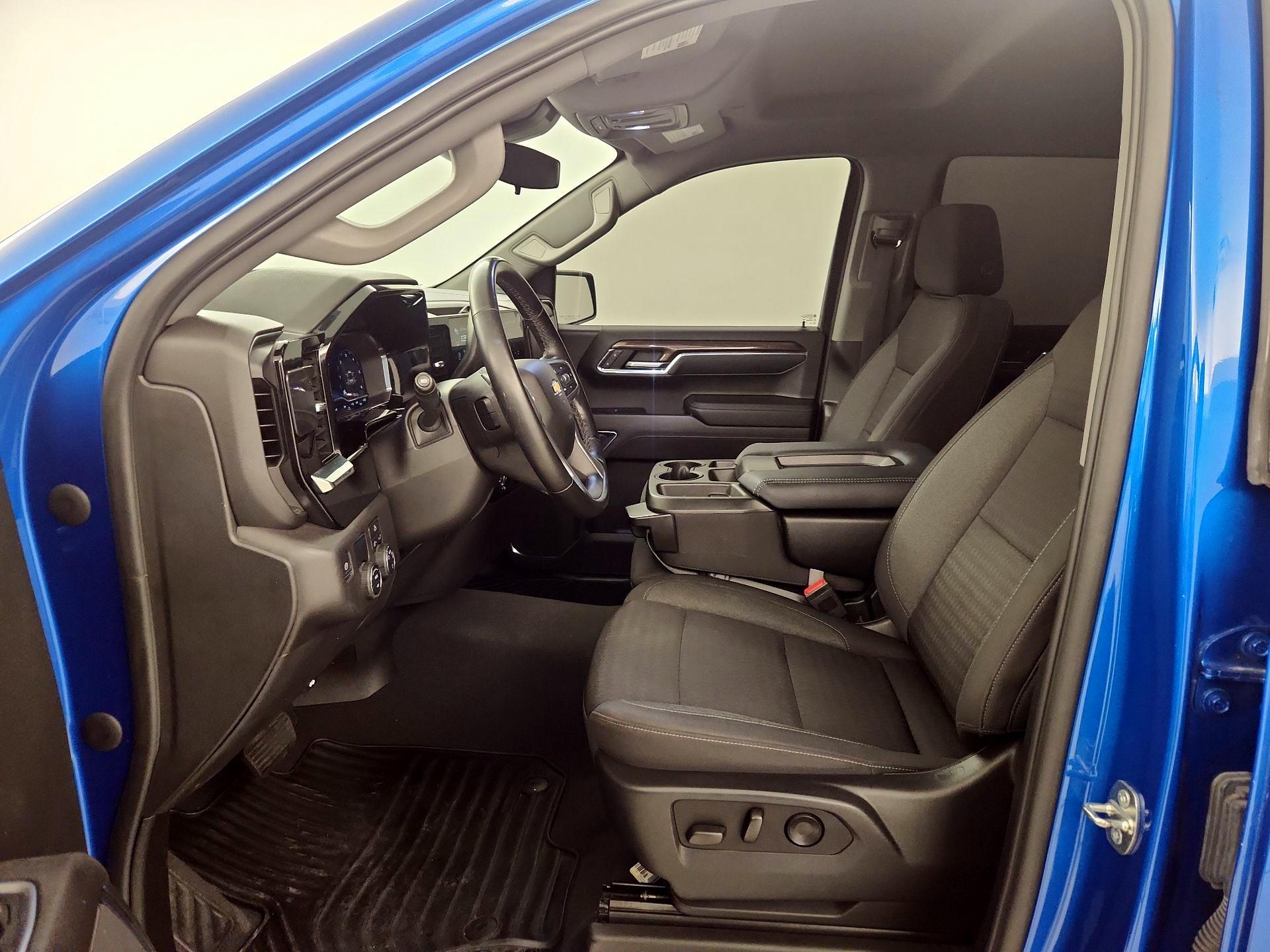 Thumbnail: 2023 Chevrolet Silverado 1500 - 11