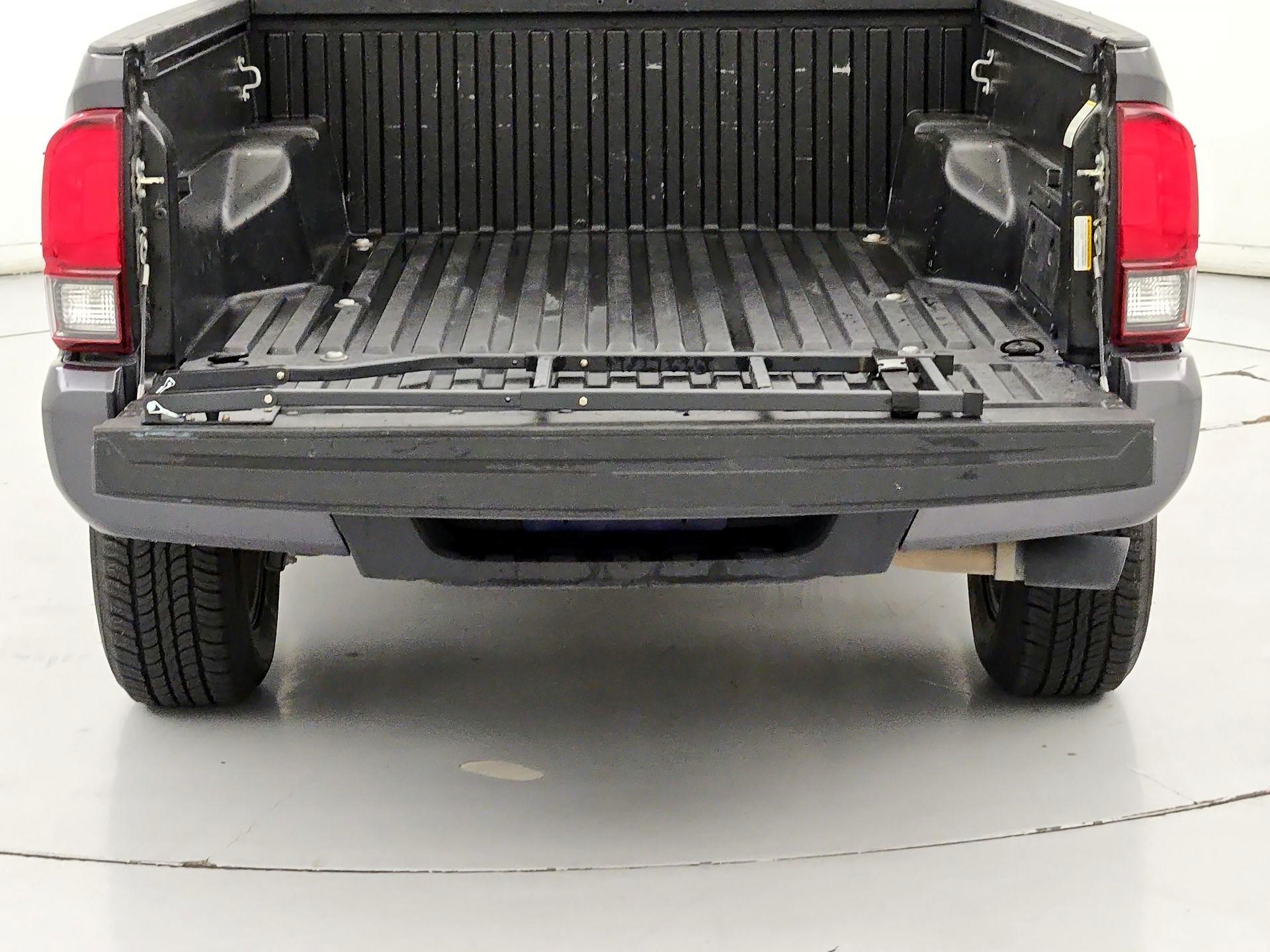 Thumbnail: 2020 Toyota Tacoma - 20