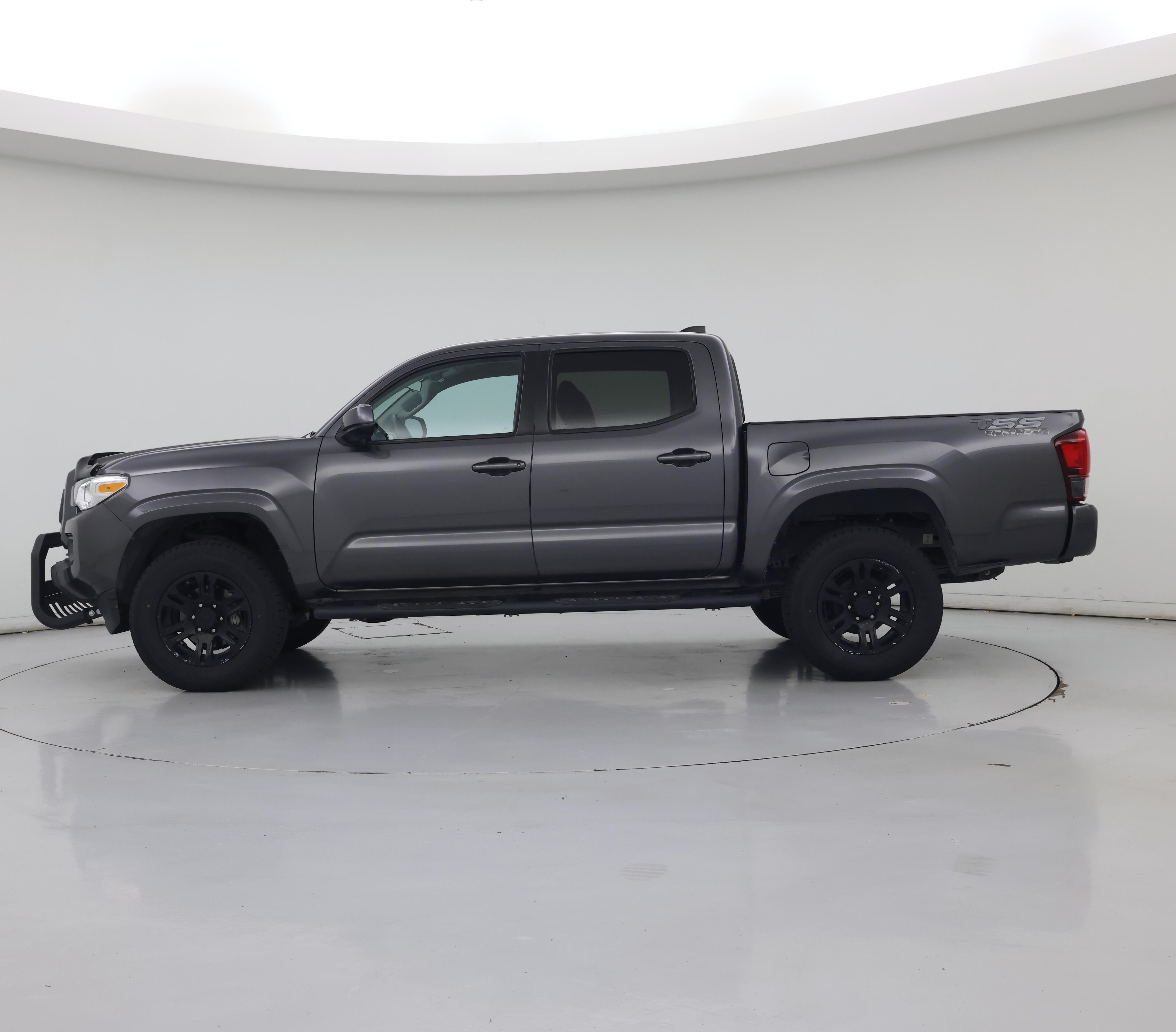 Thumbnail: 2020 Toyota Tacoma - 3