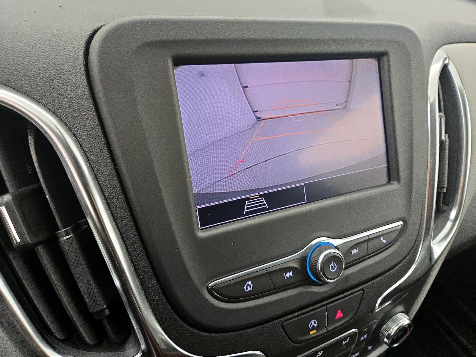 2024 Chevrolet Equinox LT - Photo 15