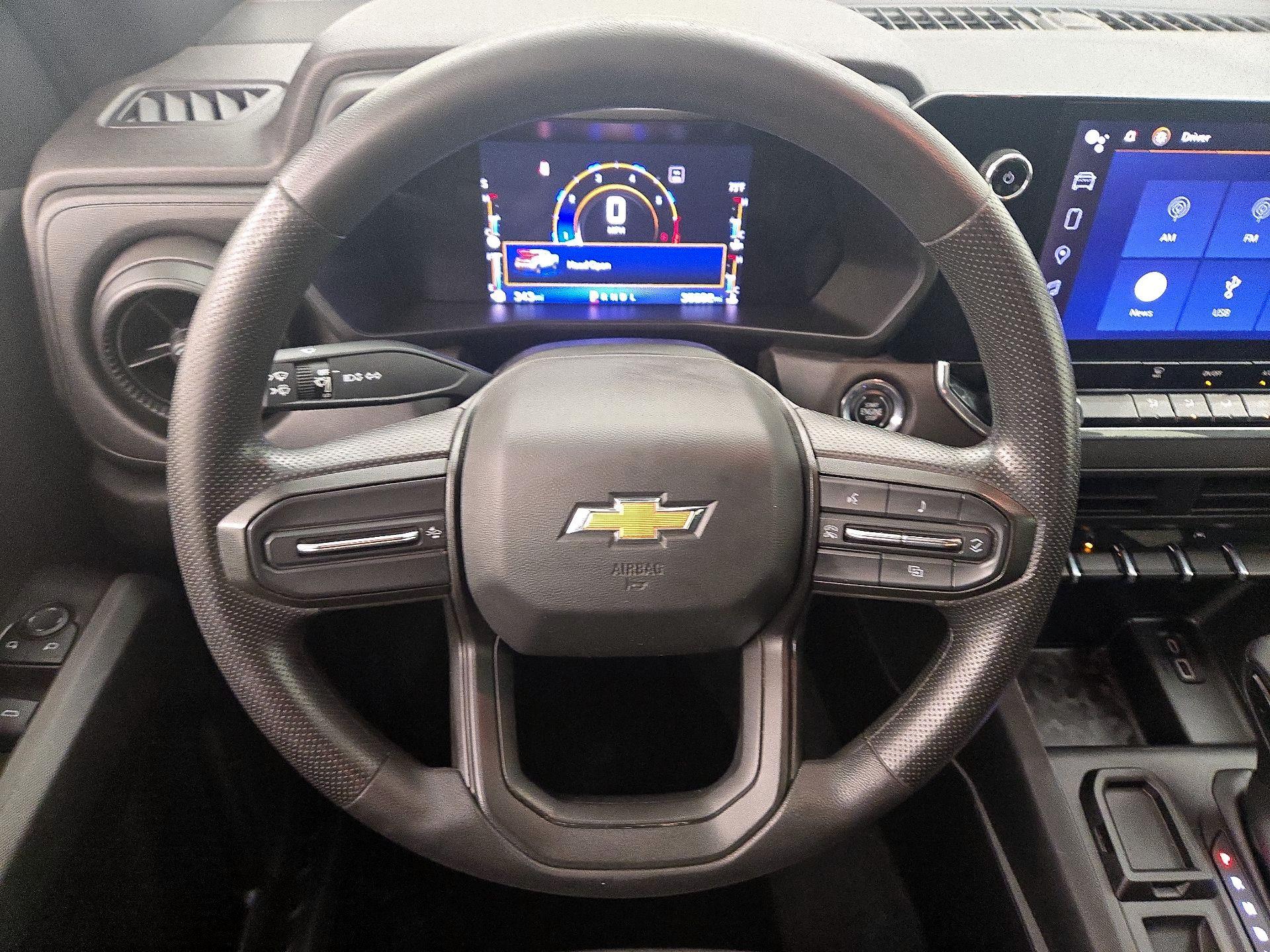 Thumbnail: 2023 Chevrolet Colorado - 10