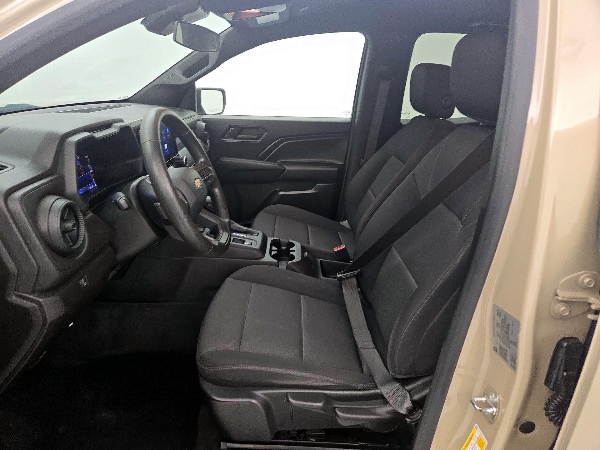 Thumbnail: 2023 Chevrolet Colorado - 11