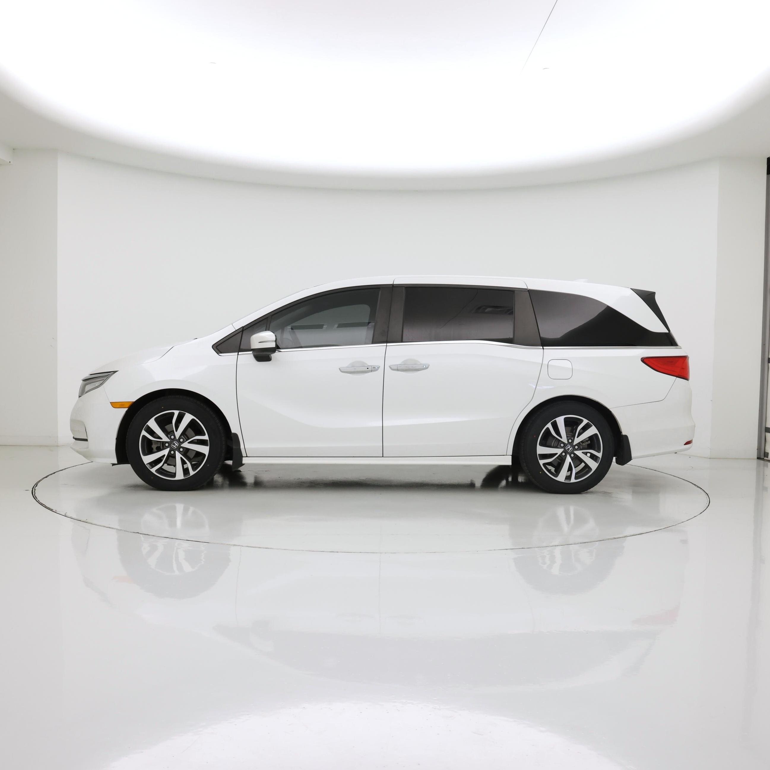 Thumbnail: 2023 Honda Odyssey - 3
