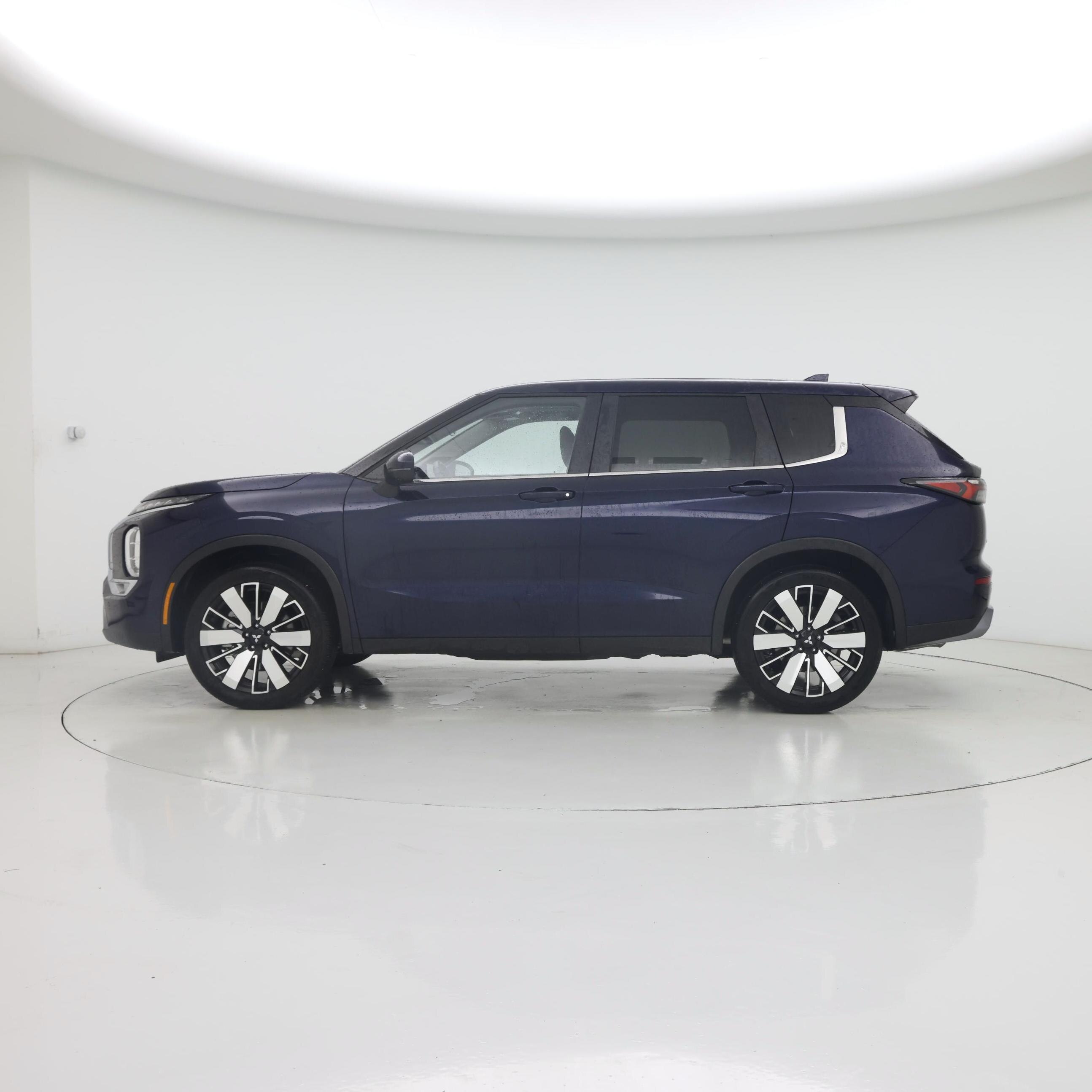 Thumbnail: 2025 Mitsubishi Outlander - 3