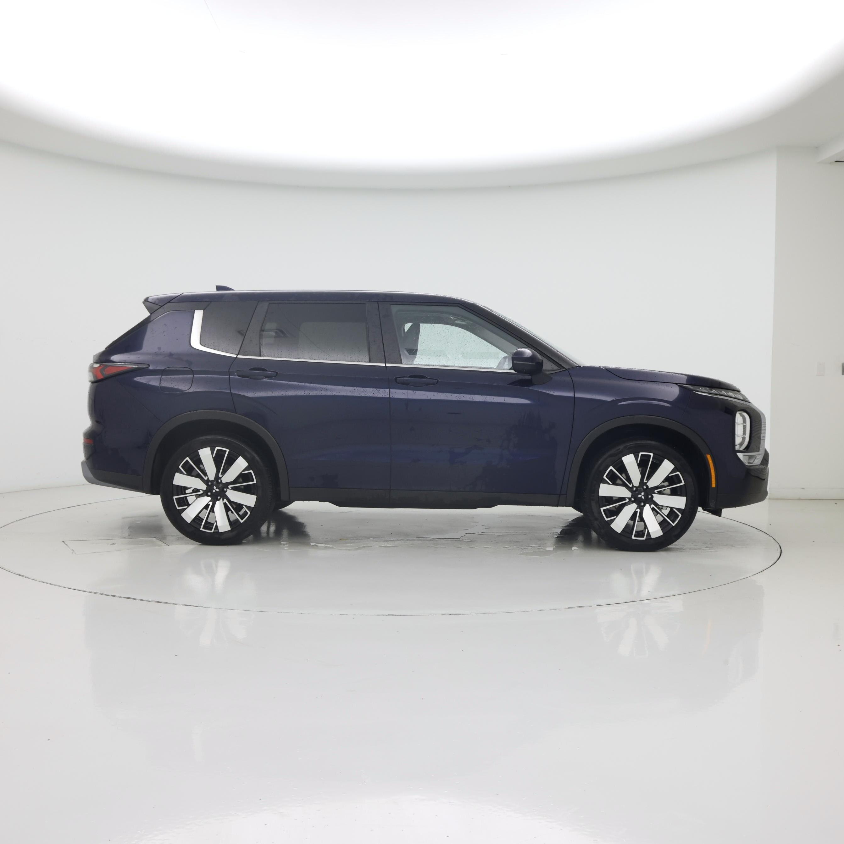 Thumbnail: 2025 Mitsubishi Outlander - 7