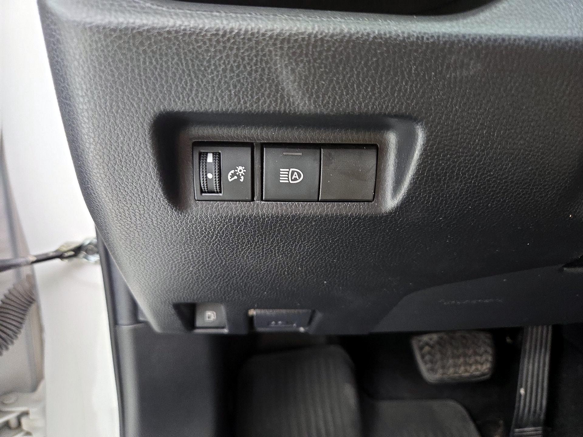 Thumbnail: 2021 Toyota RAV4 - 13